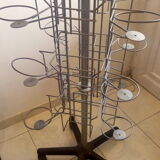 Atypical turnstile for postcards and books