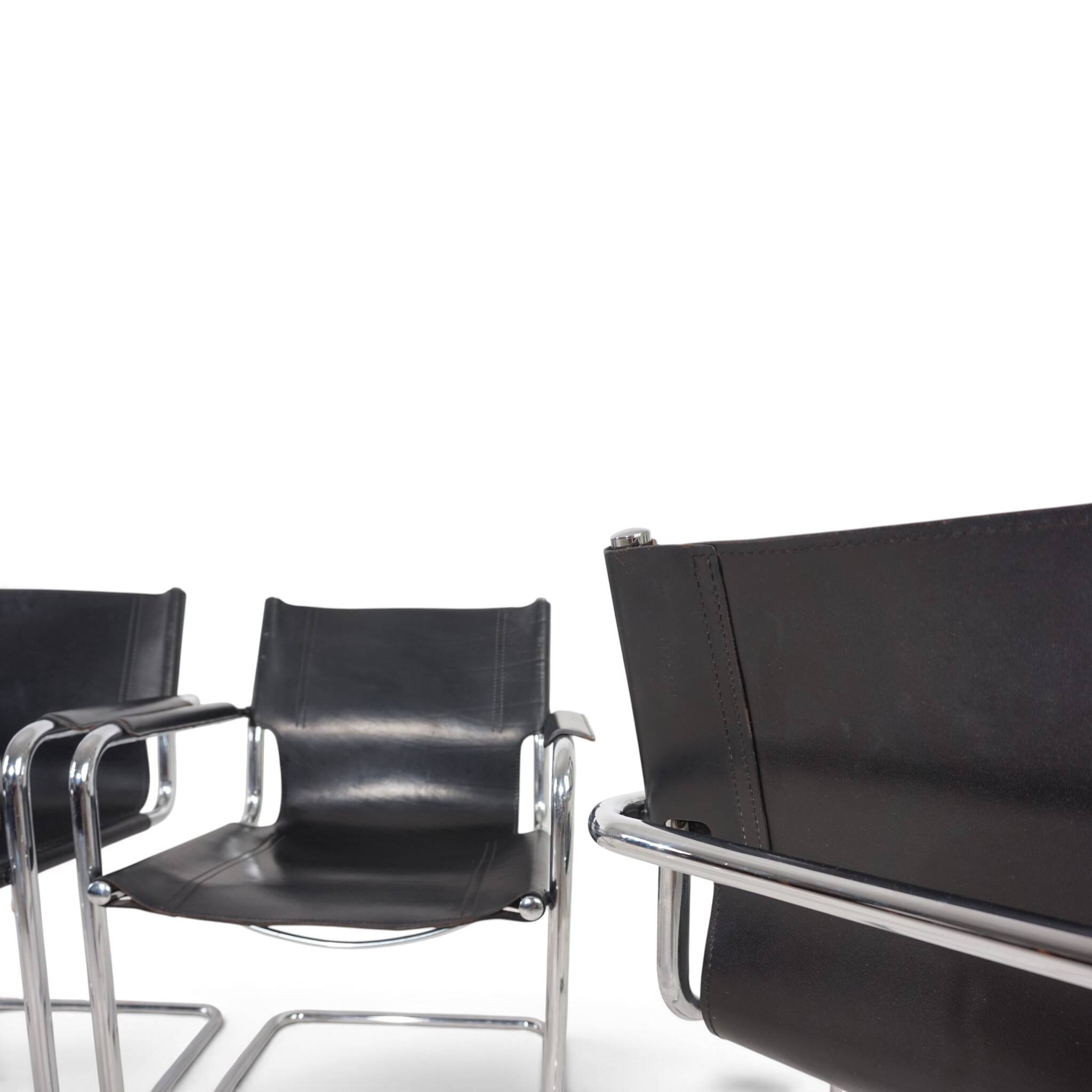 Ensemble de 4 chaises visiteur Matteo Grassi en cuir/chrome, chaises cantilever, 1970.