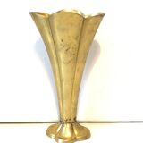 Brass vase with foot