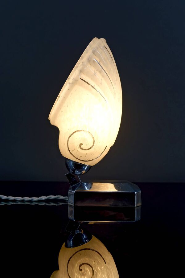 Lampe ''Coquillage'' Art Deco moderniste, France, vers 1930