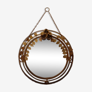 Miroir suspendu, en fer doré, 1960, 58x85cm