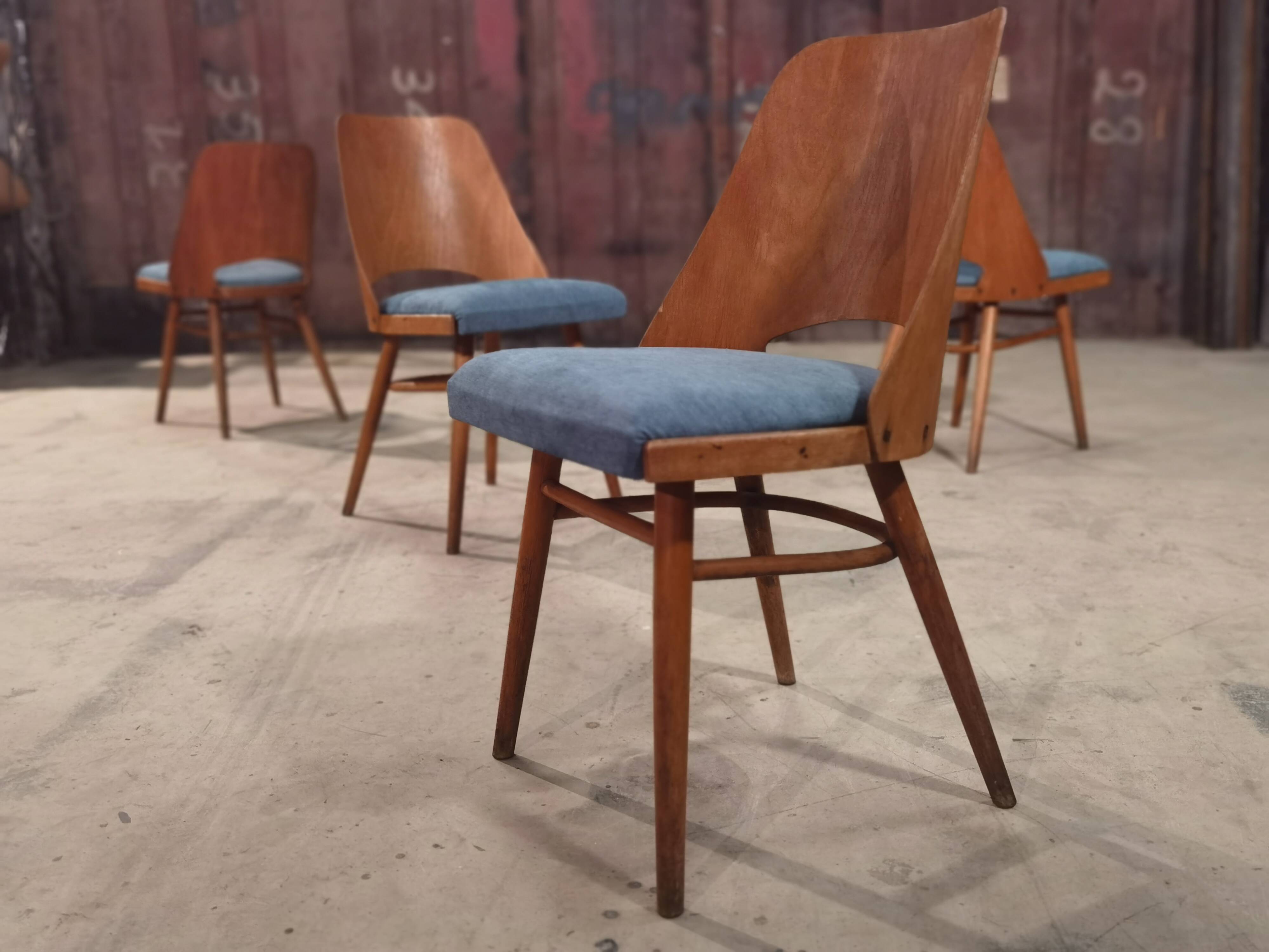 Suite of 4 chairs 515 Oswald Haerdtl's  for Thonet