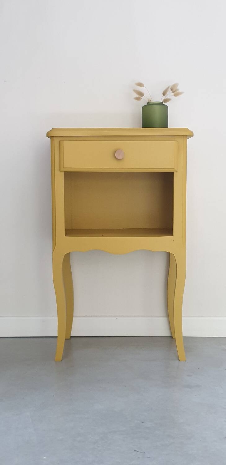 Bedside table/side cabinet