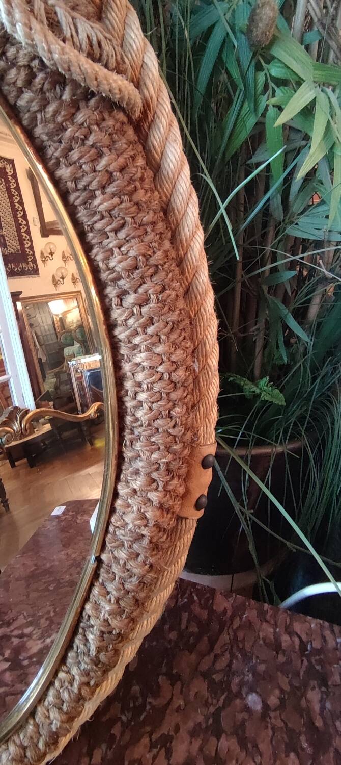 Mirror Shaped hemp rope horse necklace