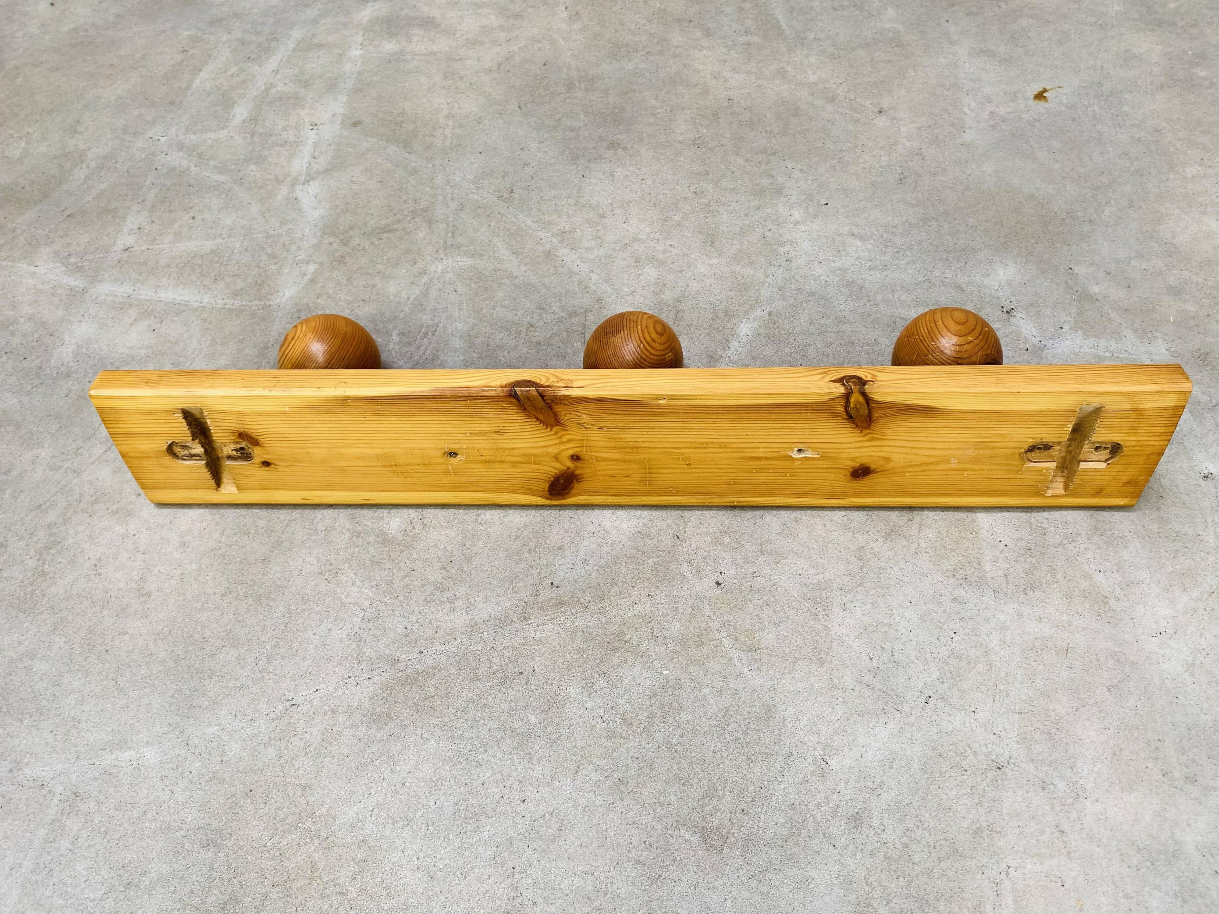 Wall coat rack hook pine balls