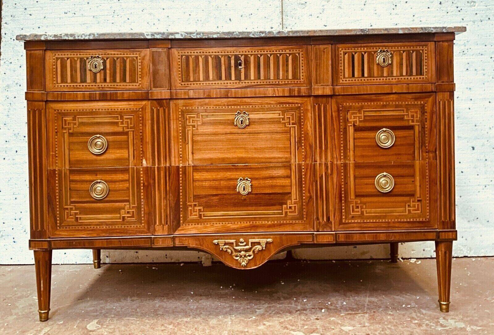 Louis XVI chest of drawers in 19th century veneer marquetry