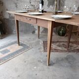 Farmhouse table with an extension