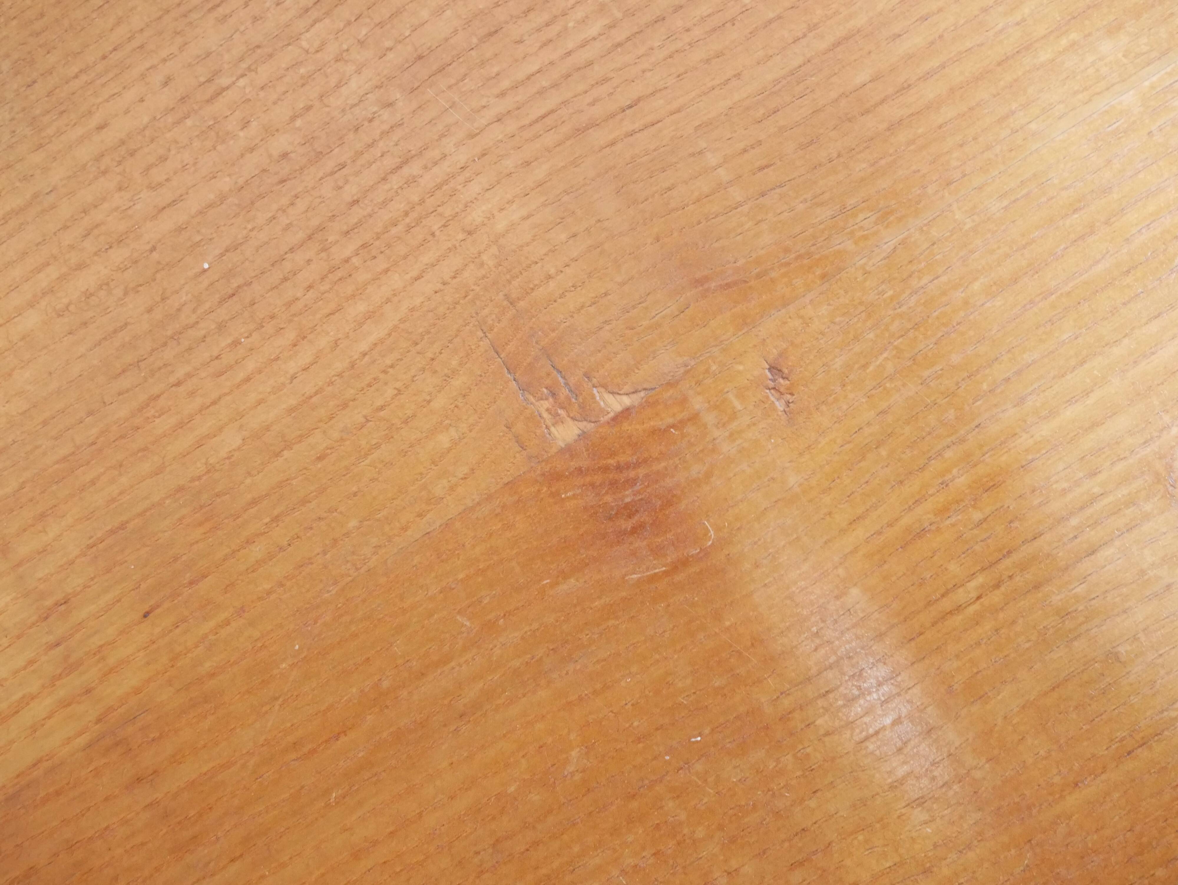 Table pliante vintage en bois et métal