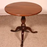 small tripod table in mahogany from the early 19th century