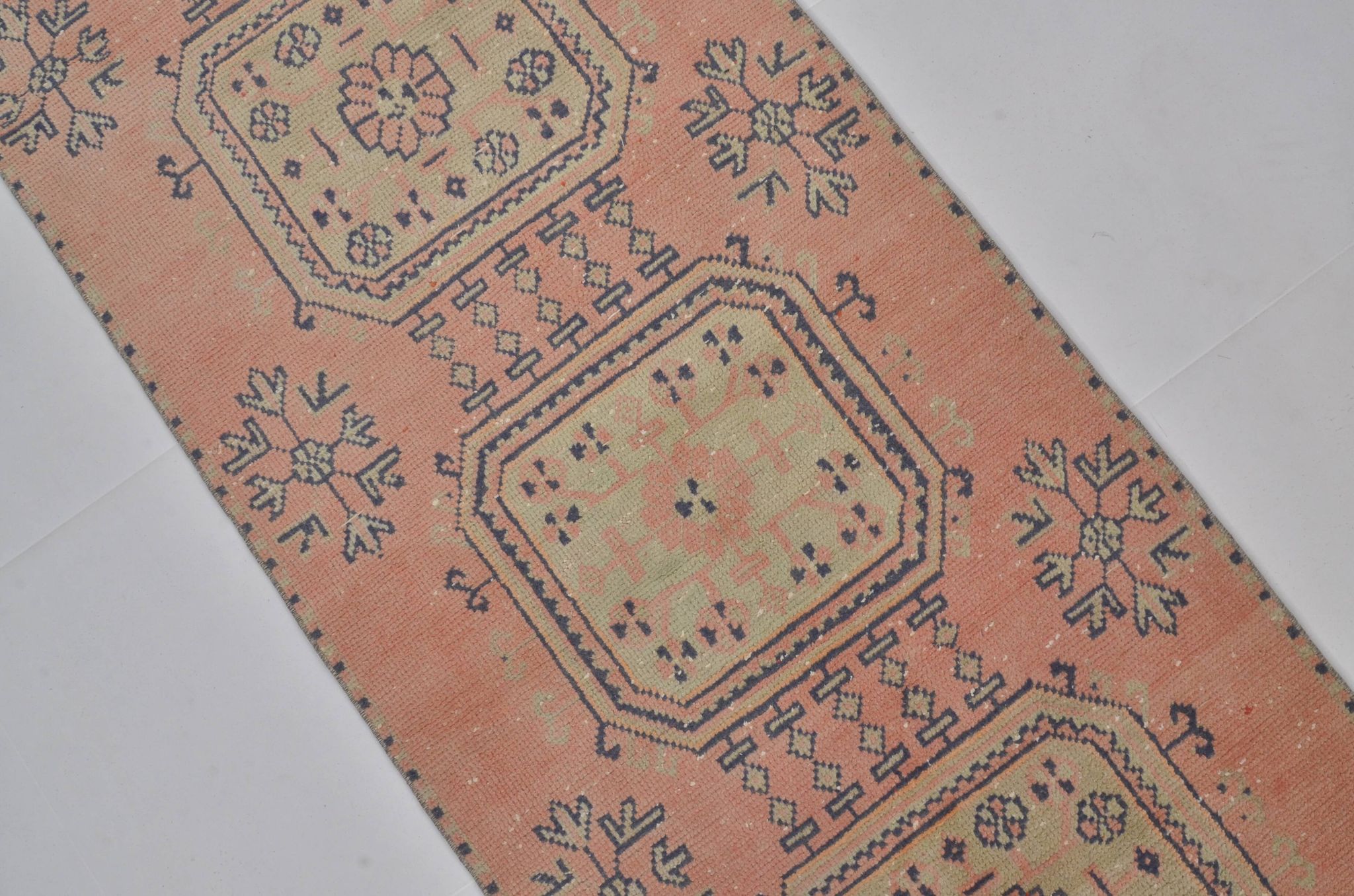 Tapis de couloir vintage turc 2482