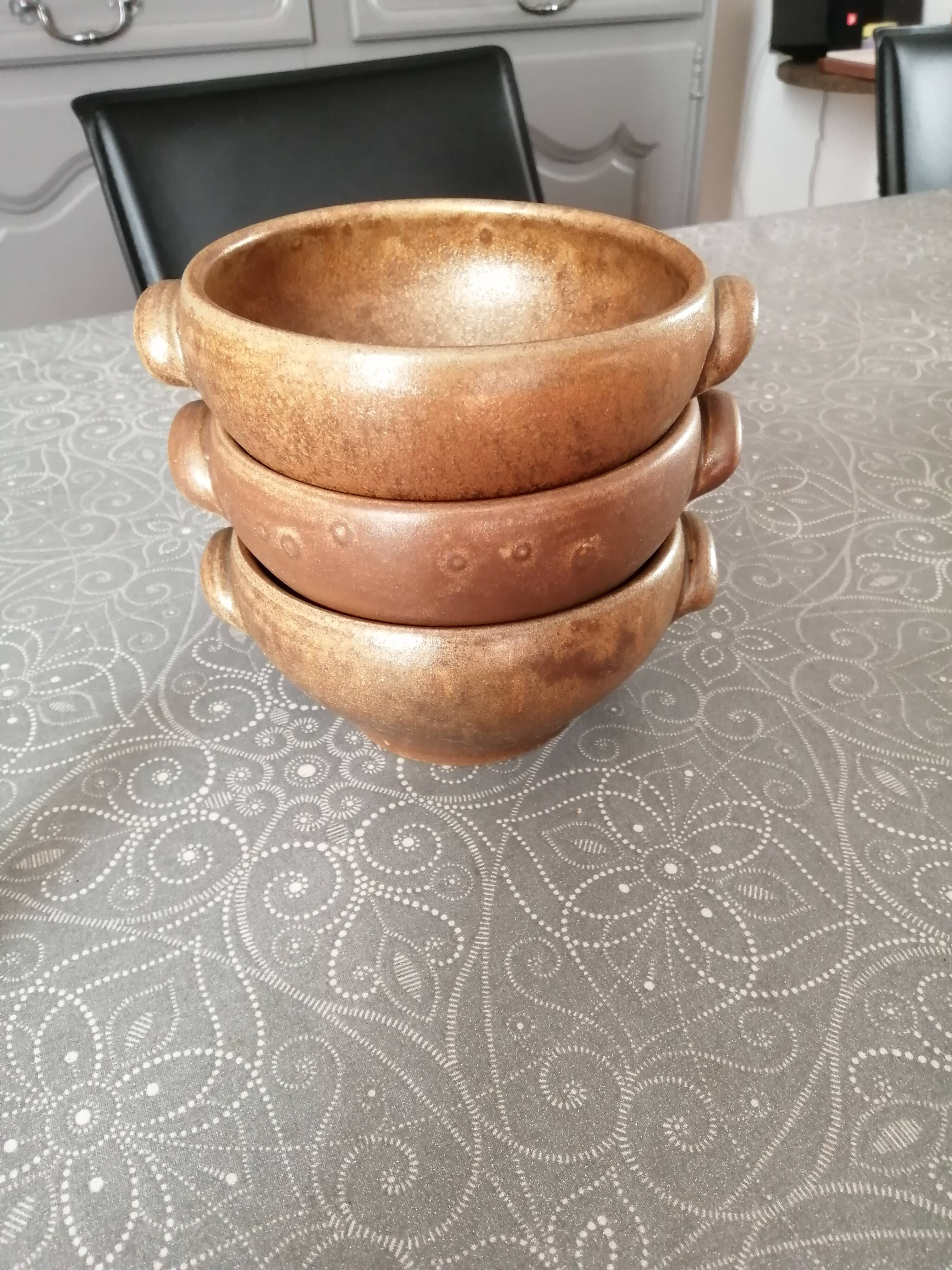 3 bowls in Digoin sandstone