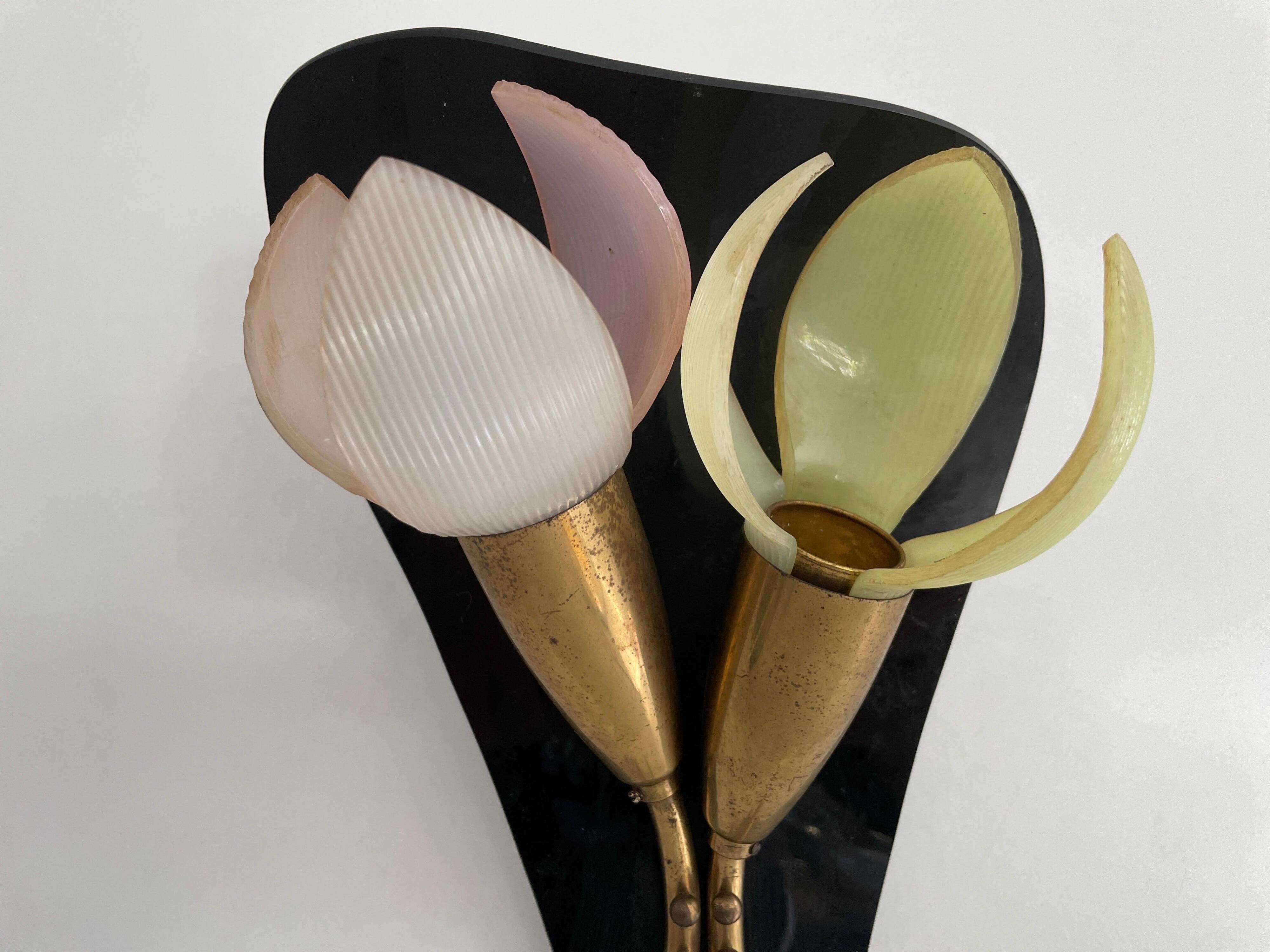 Simple plexiglass and brass wall light, Flower Design, mid-century by Geru, 1960s, Germany.