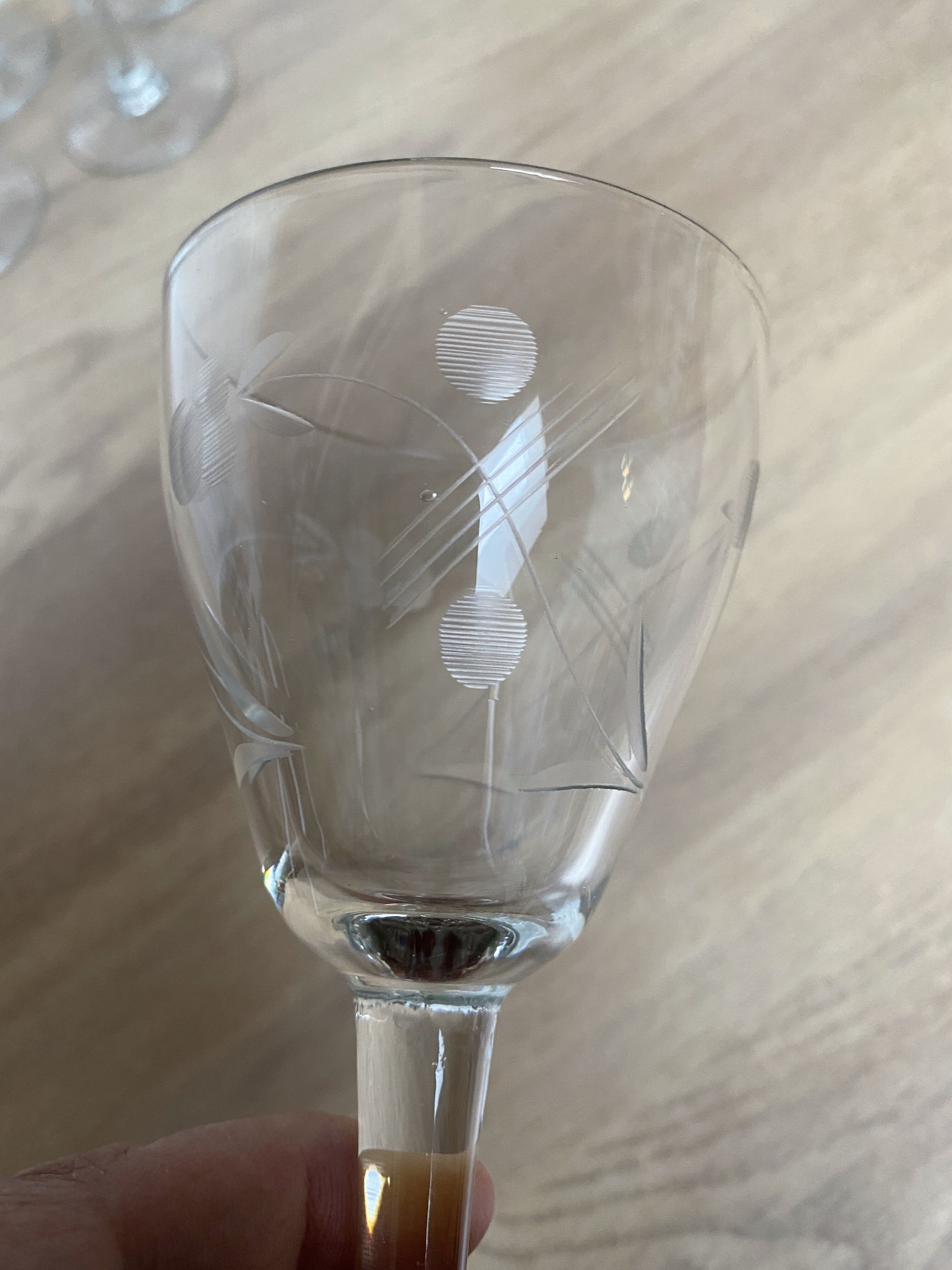 Set of 6 engraved wine glasses