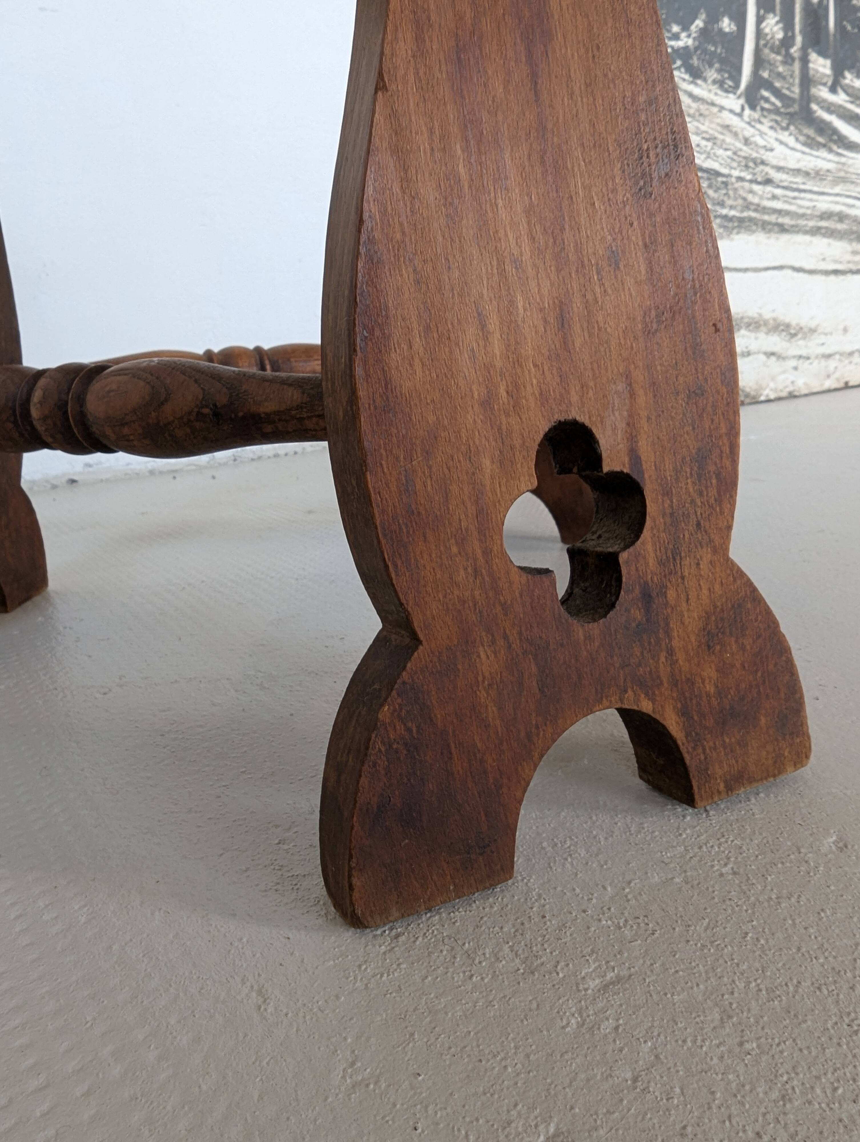 Low tripod farm stool in wood and straw