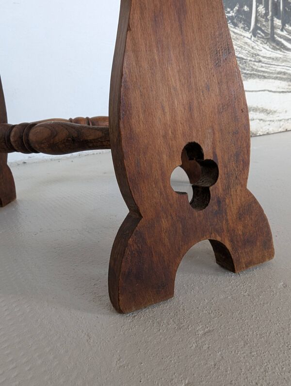 Tabouret bas de ferme tripode en bois et paille