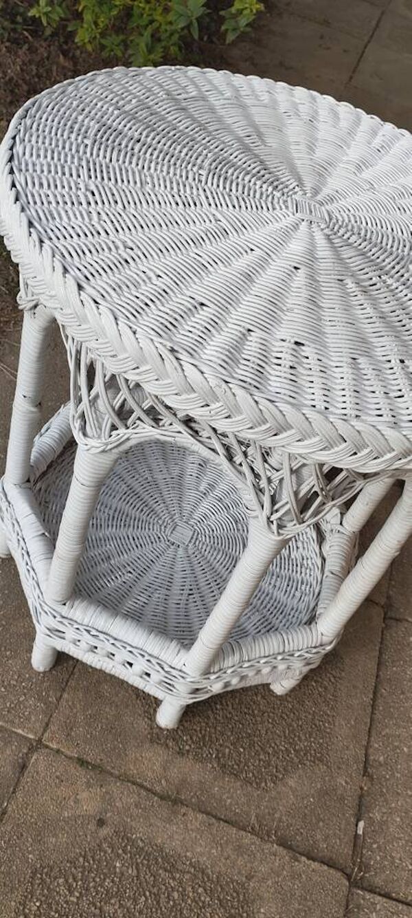 Table basse ronde en rotin blanc