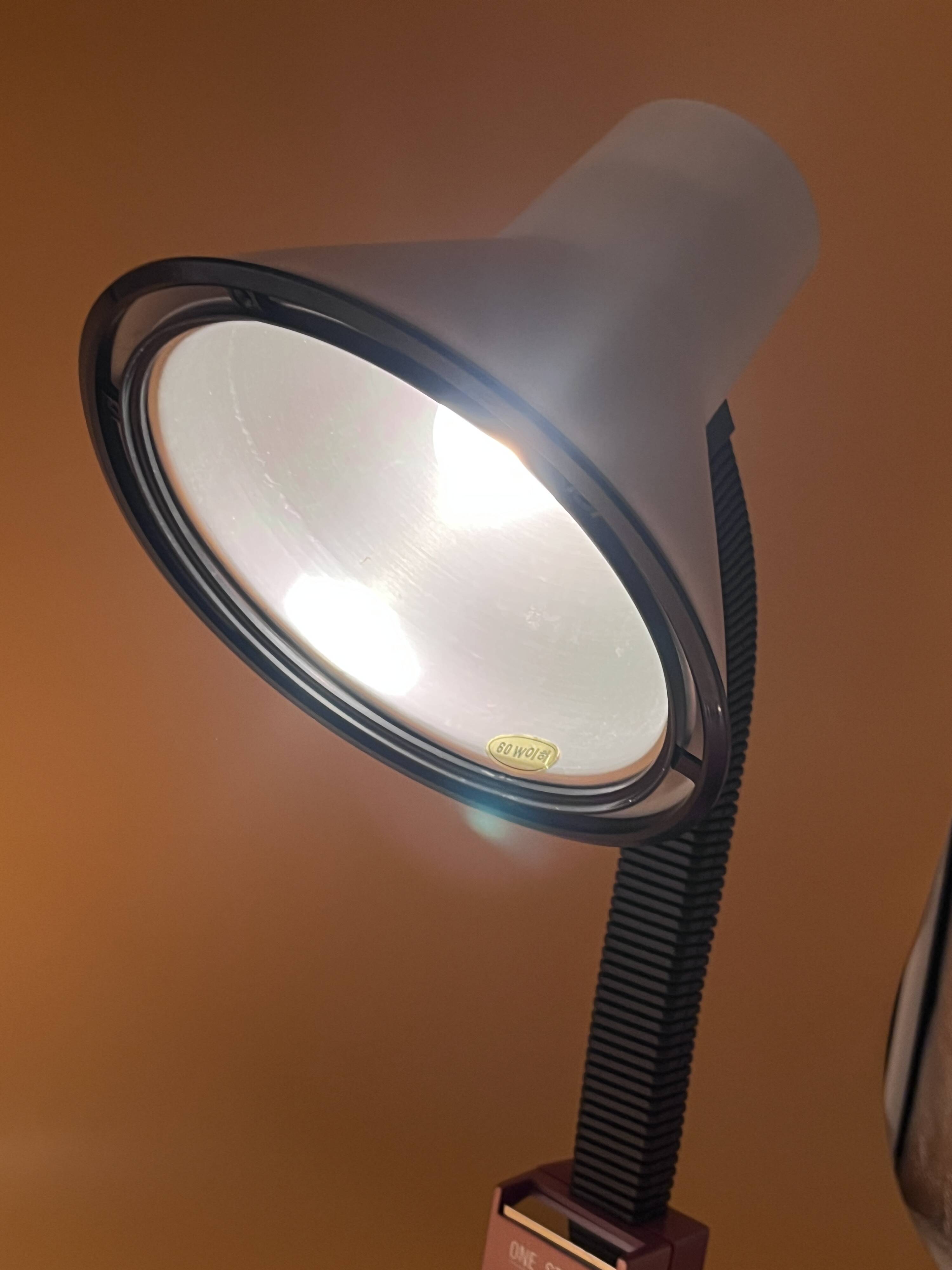 2 lampes de bureau post-modernes « One Stand », années 1980