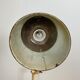 Lampe de table industrielle beige du milieu du siècle, années 1960