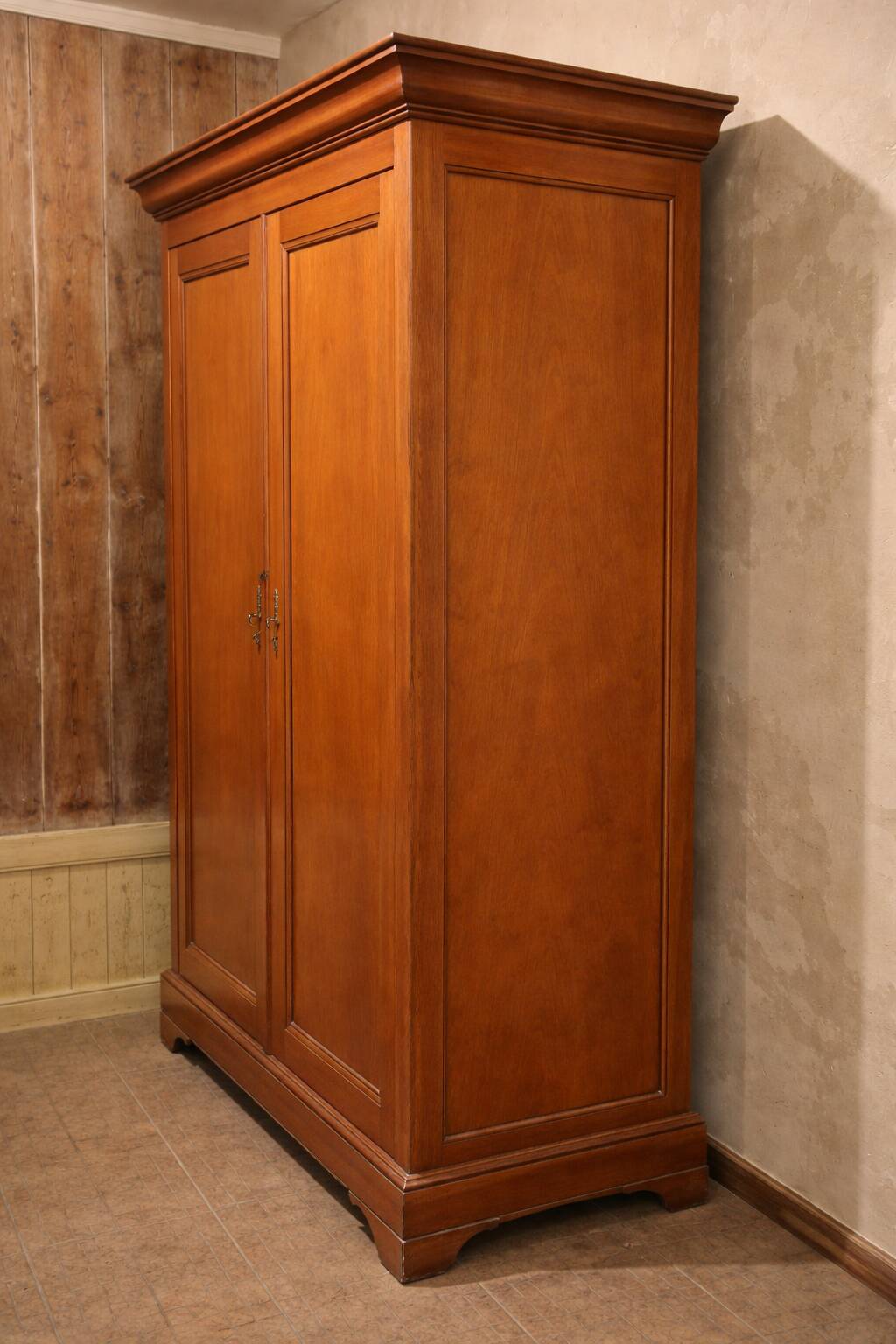 Wardrobe furniture