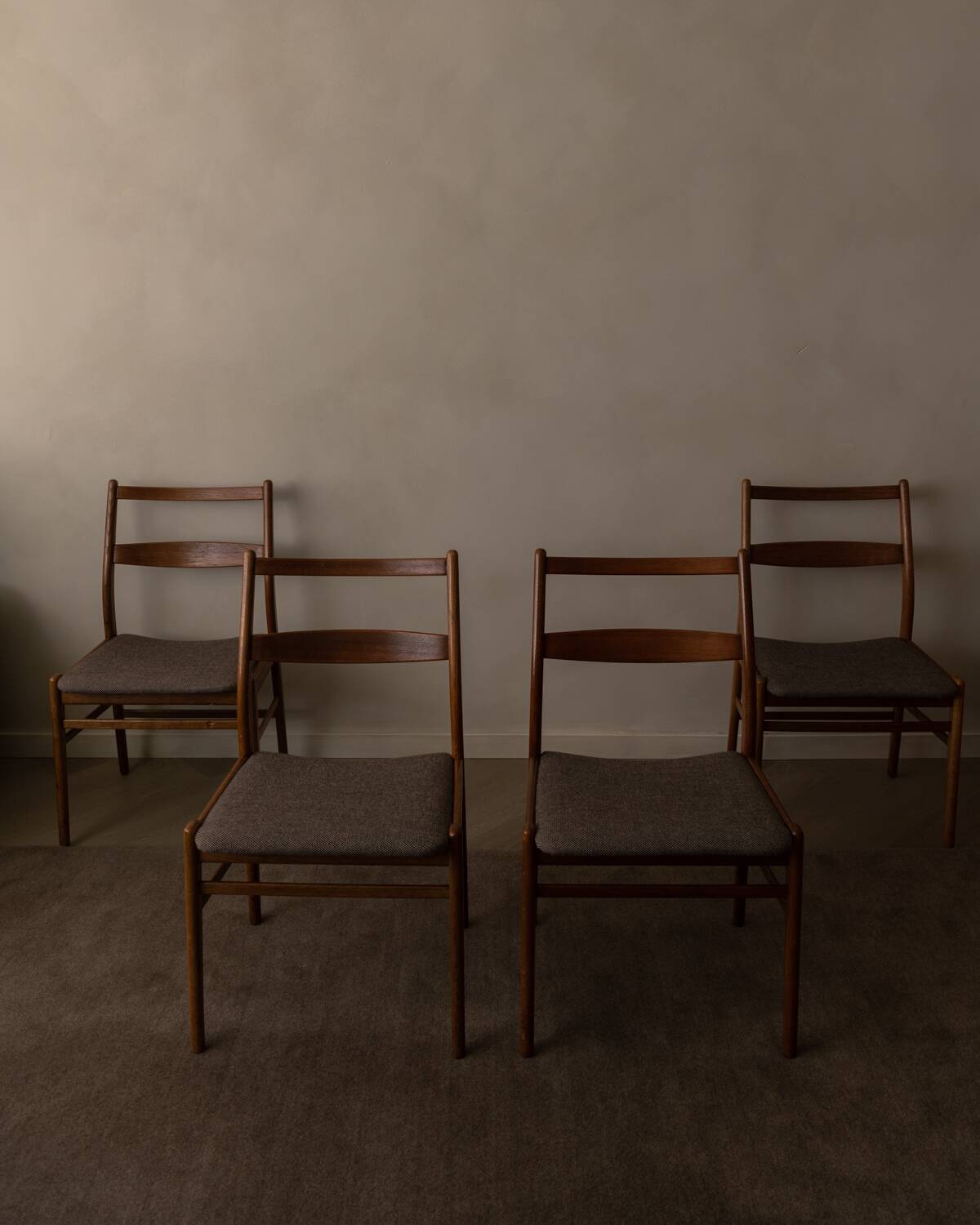 Ensemble de 4 chaises de salle à manger en teck ‘Minett’ de Yngve Ekström pour Troeds, Suède, 1960.