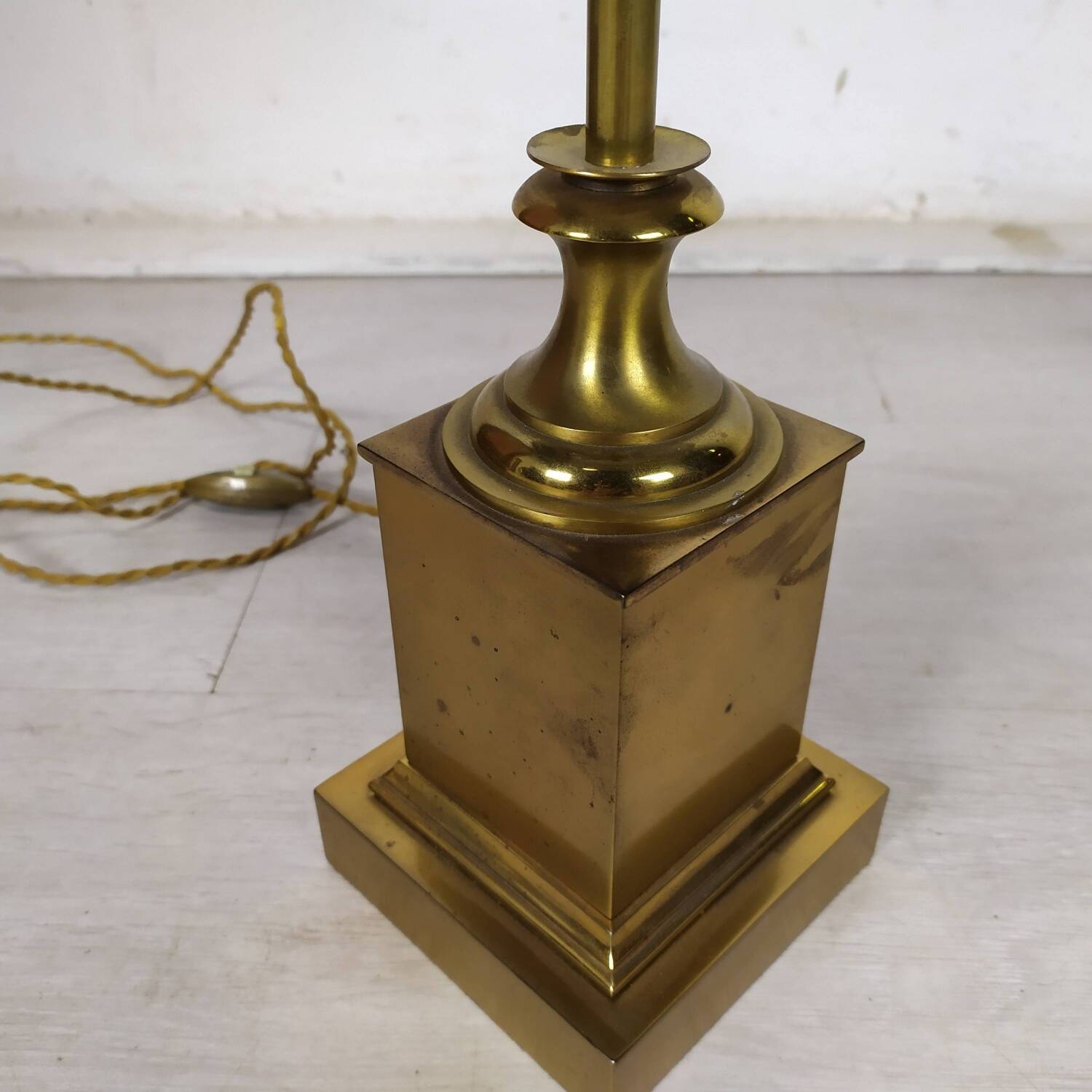 Gilded bronze lamp from Maison Charles