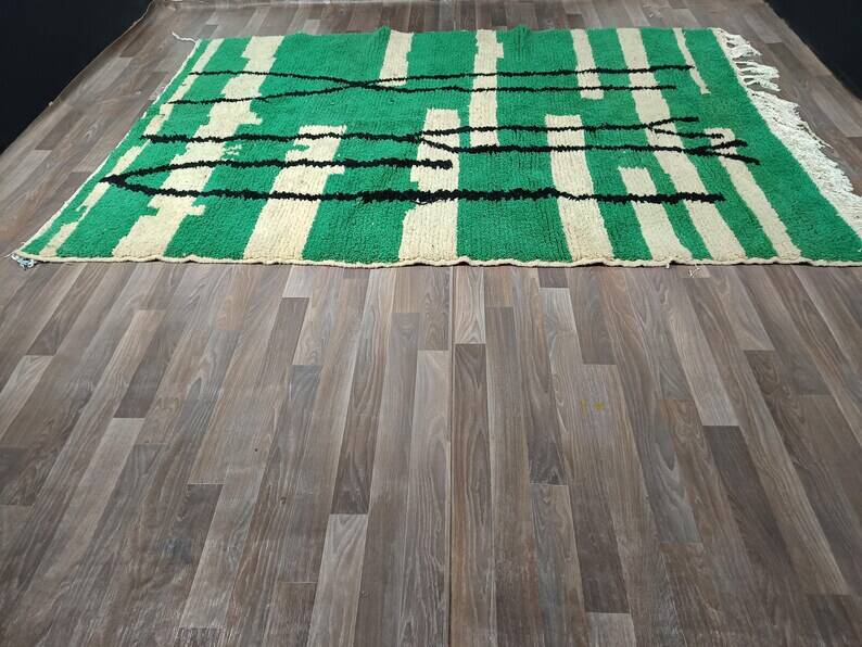 Boujaad rug, ecru with geometric patterns, 250cm x 150cm