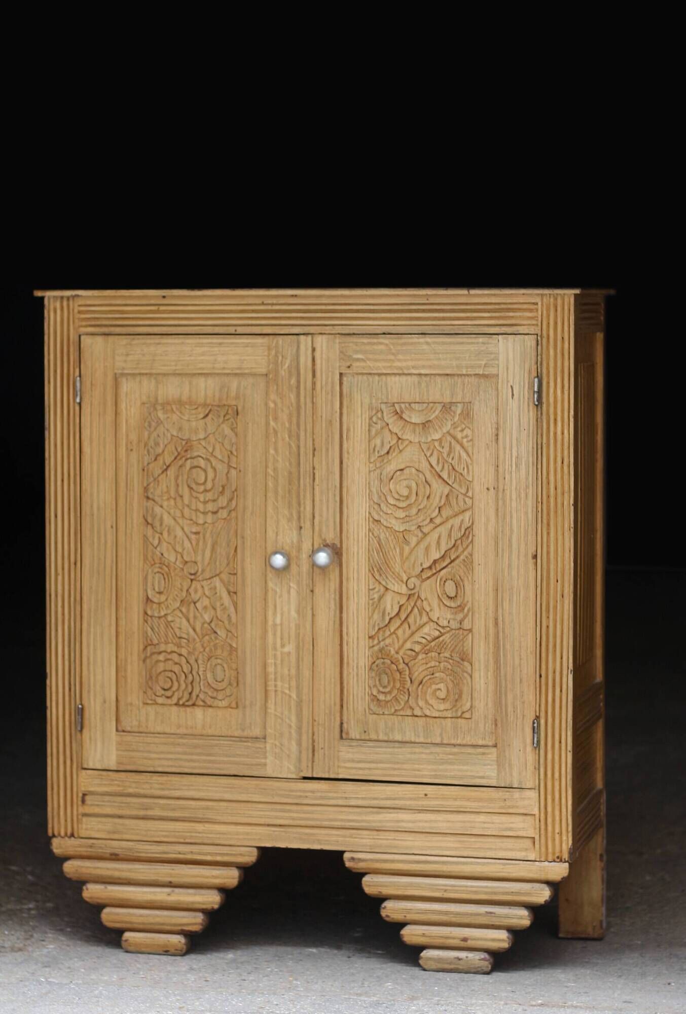 Adorable Art Deco furniture (circa 1920-30). Beautiful patina.
