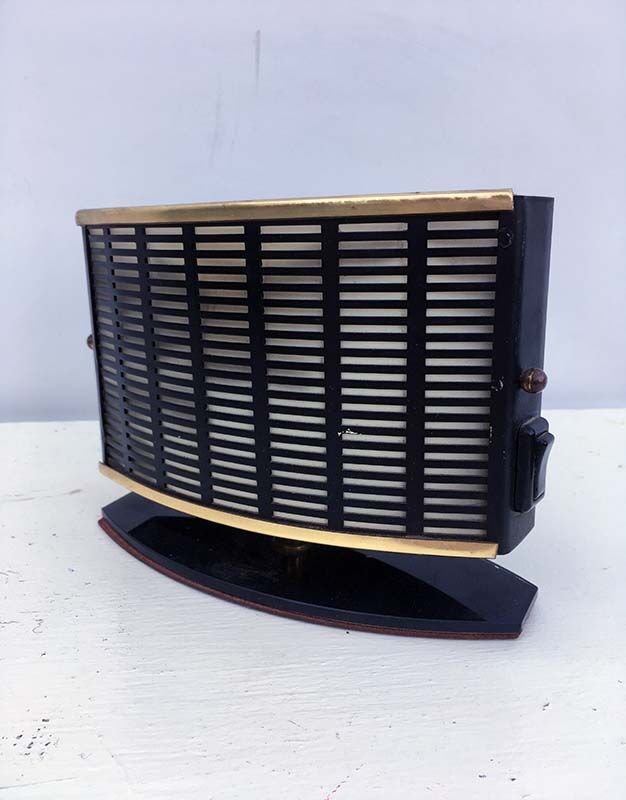 Black metal and gilded brass table lamp