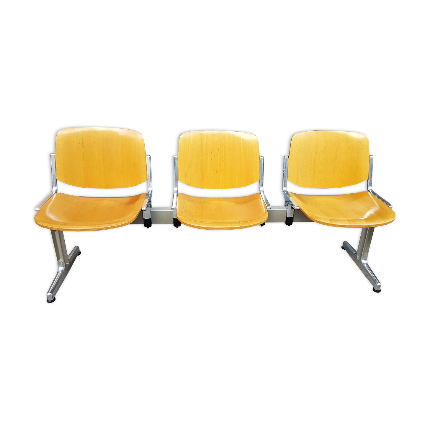 Bench seat by Giancarlo Piretti Castelli 70 edition