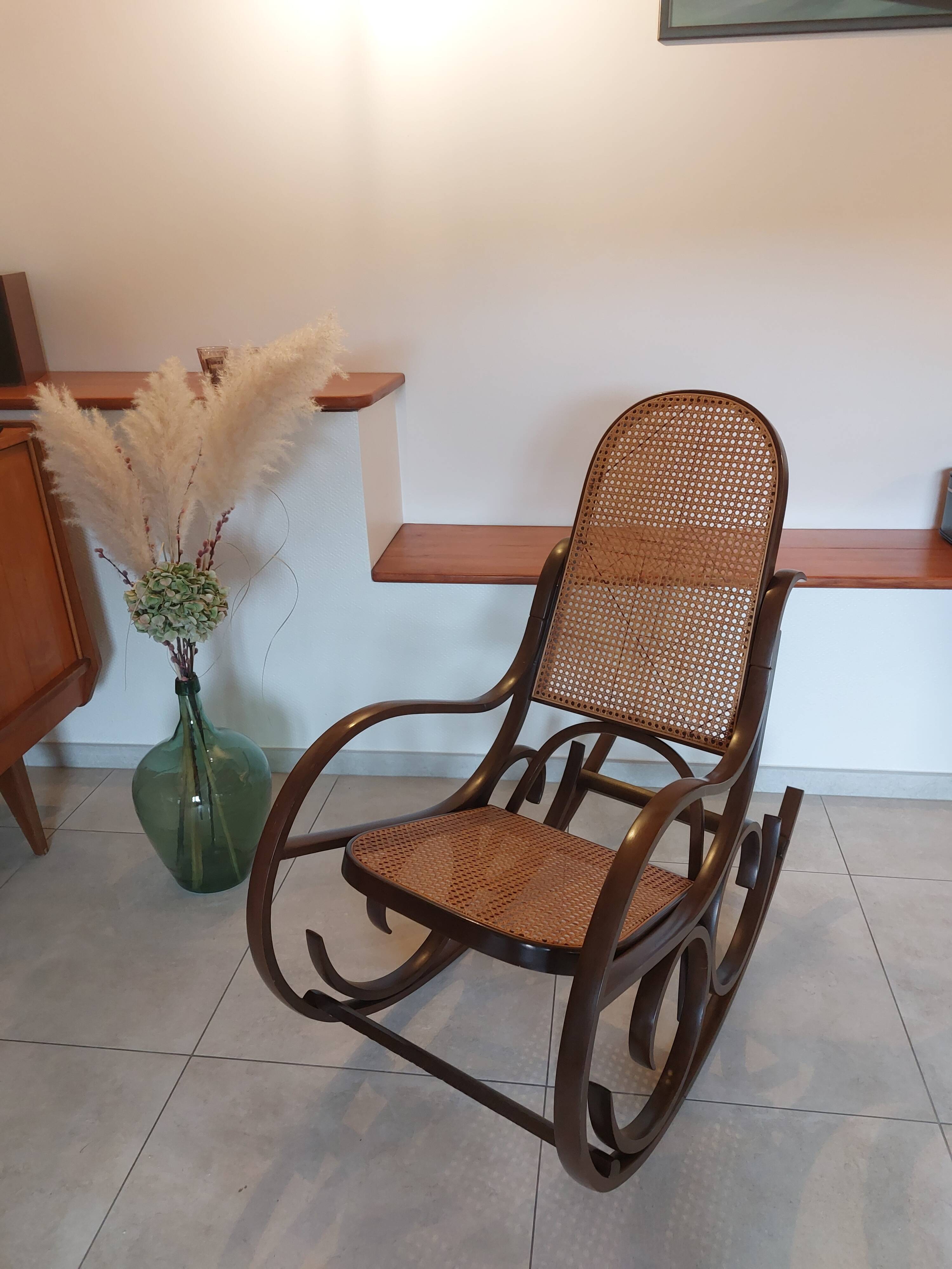 Rocking-chair en bois courbé