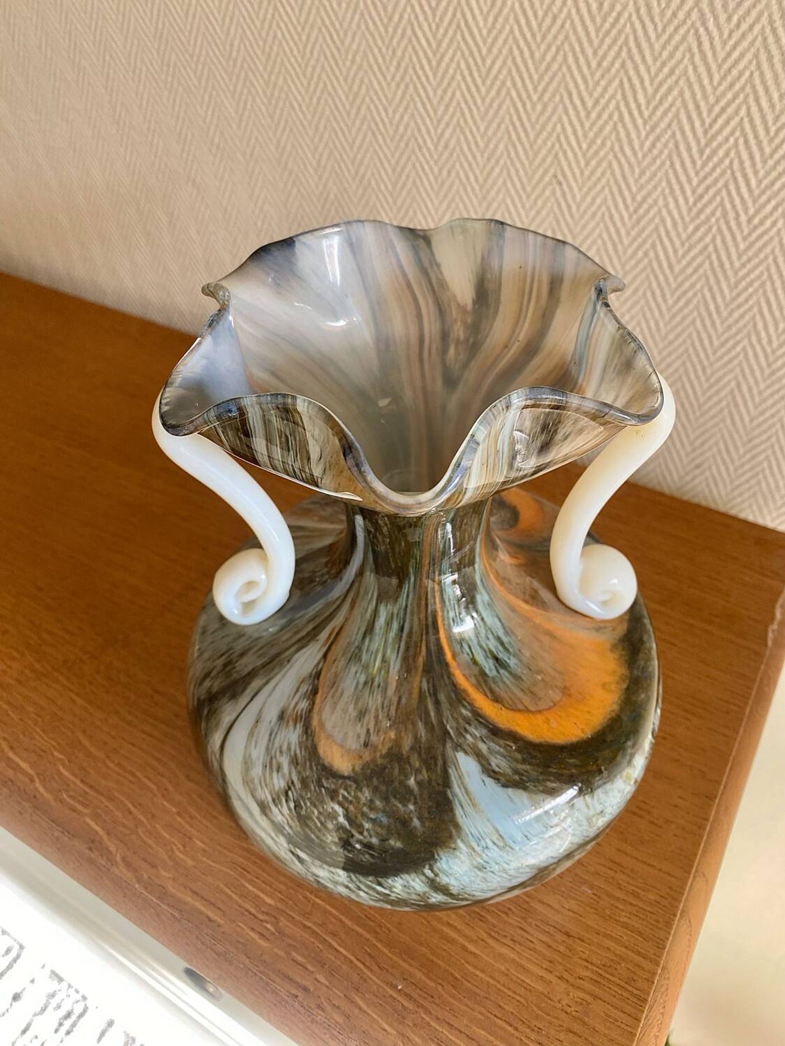 Vase en verre marbré italien 70s