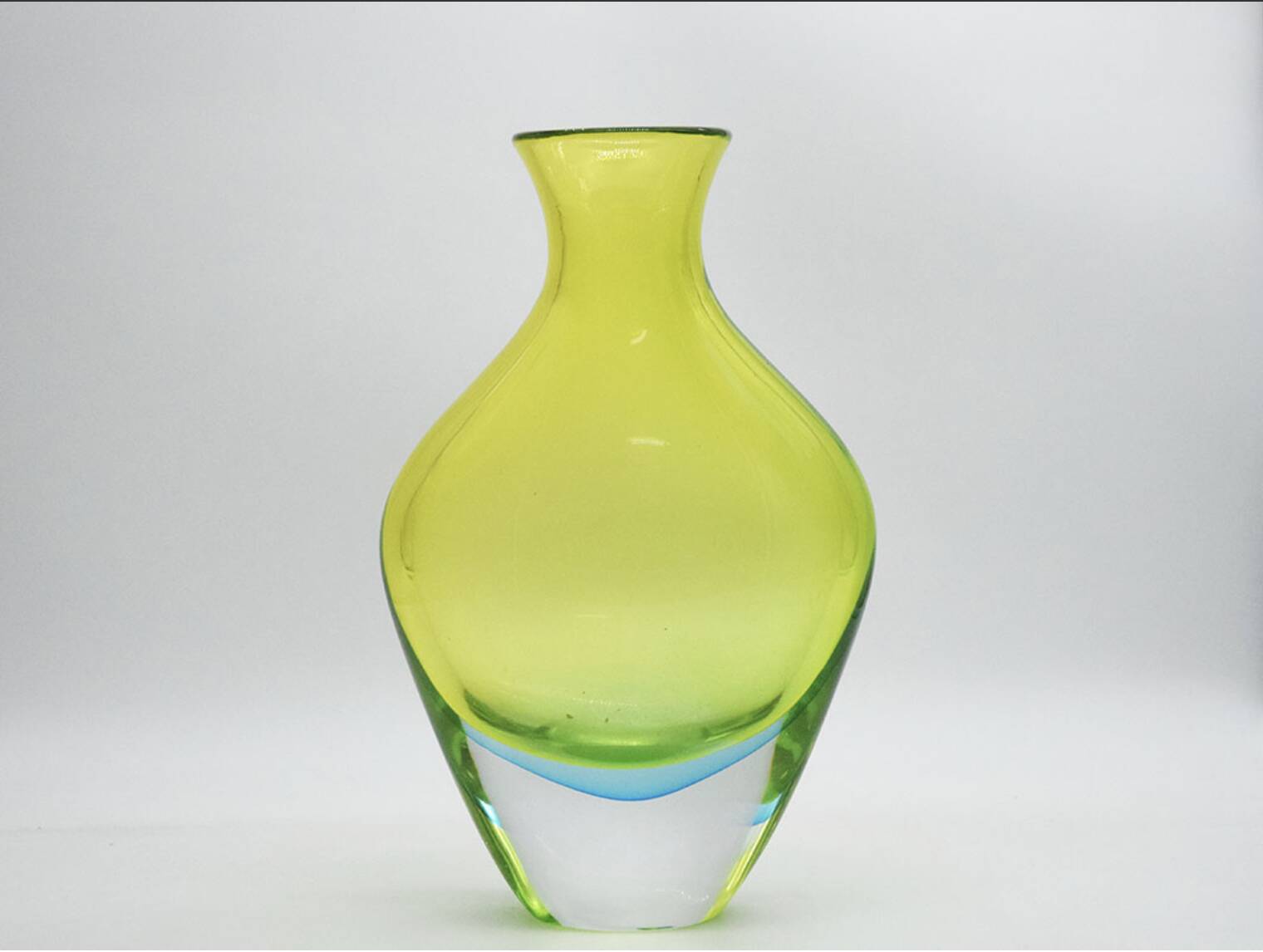 Flavio Poli for Seguso Vetri D’arte Large Sommerso Vase from the 1960s