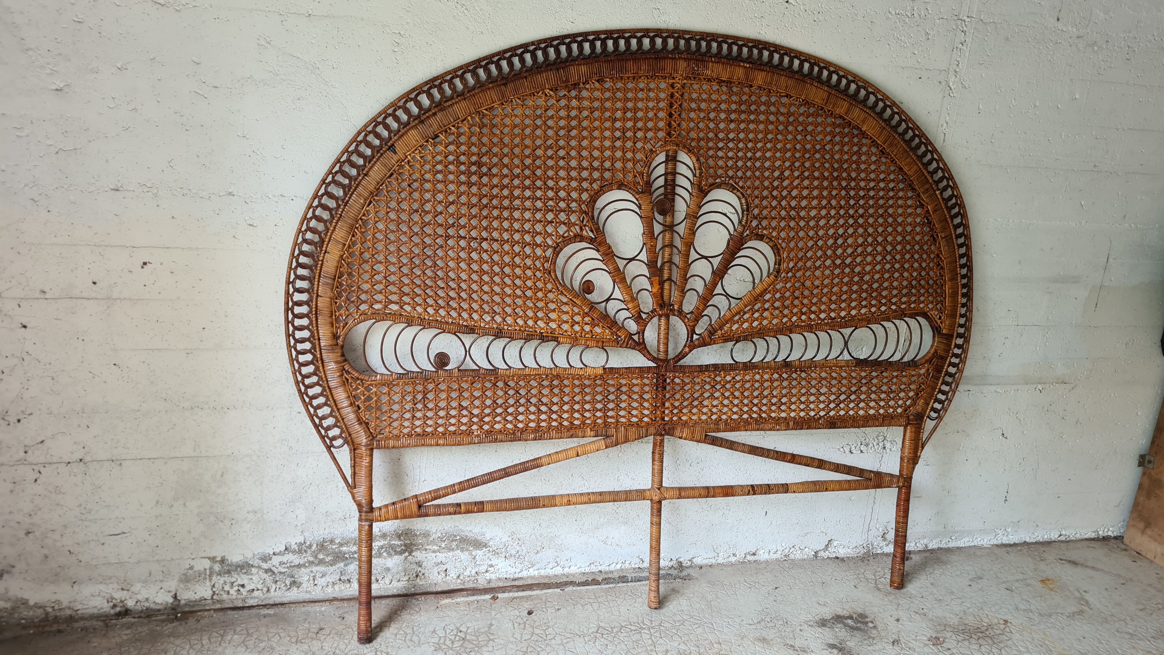 Old headboard "Peacock" in rattan / Emmanuelle