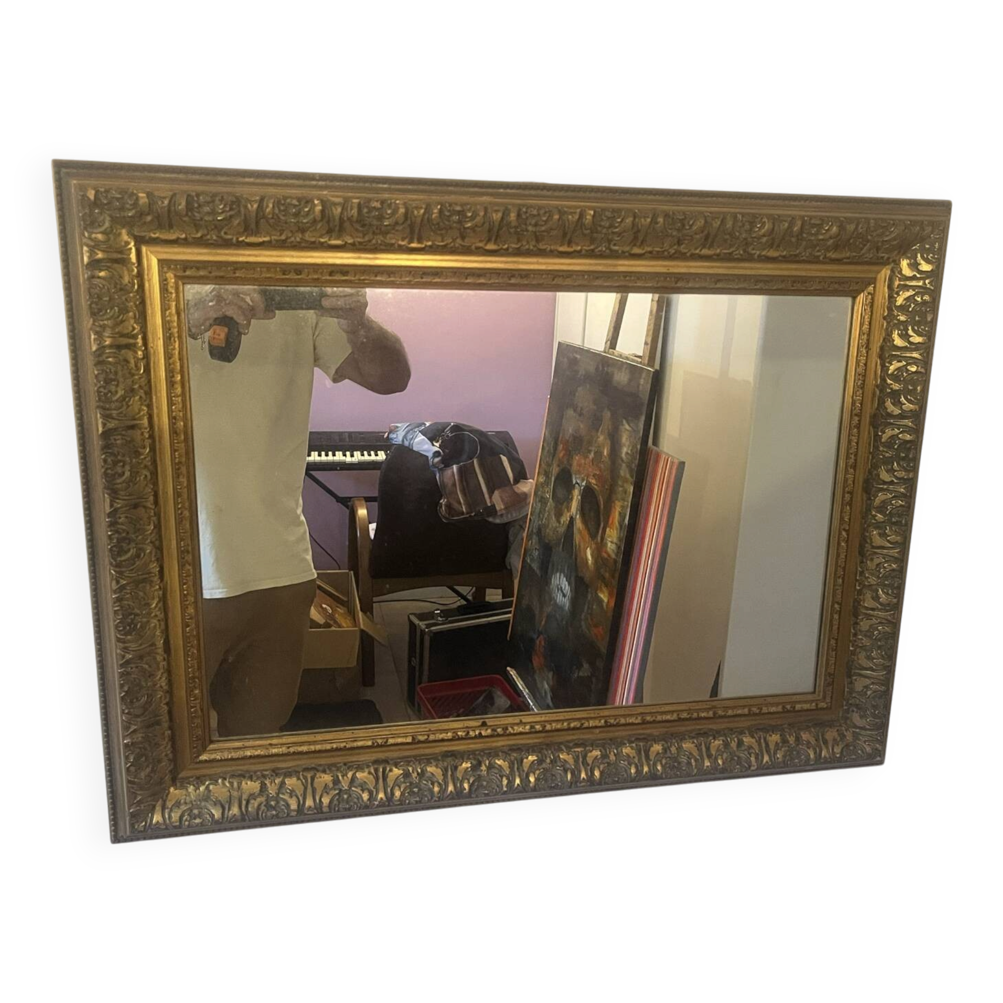 Framed mirror with a gilded wooden frame — 82 x 61 cm