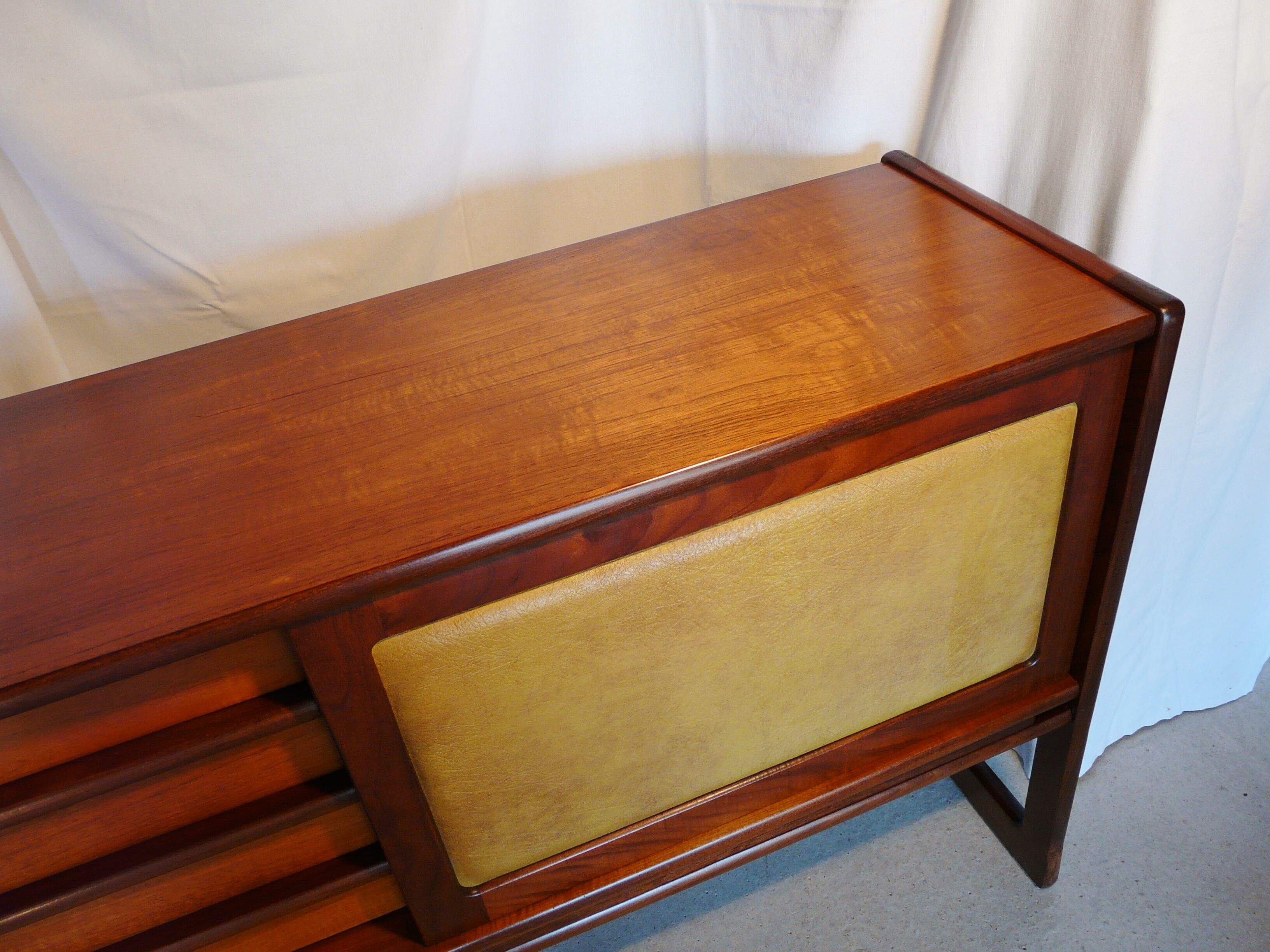 Scandinavian teak line sideboard
