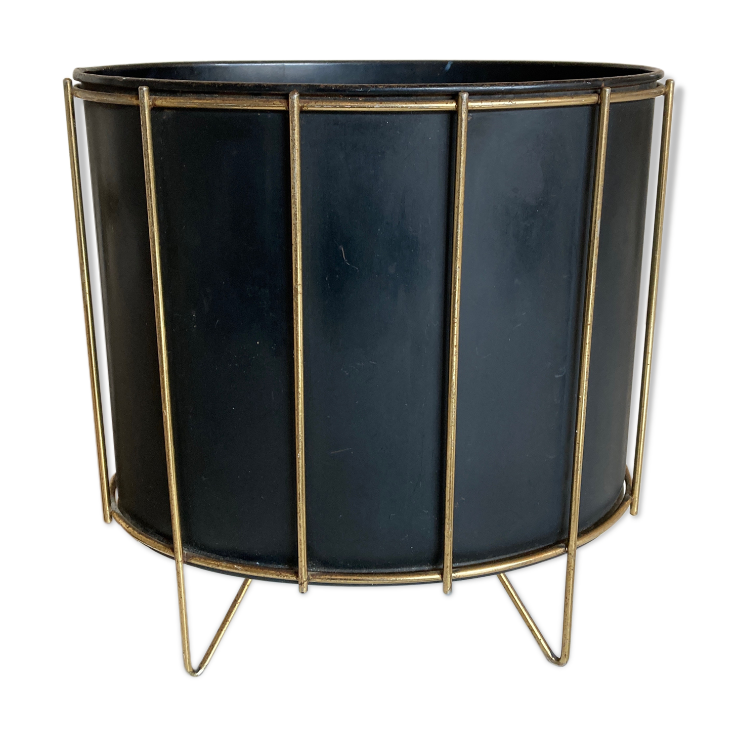 Modernist paper basket 1960 in black sheet metal and golden brass