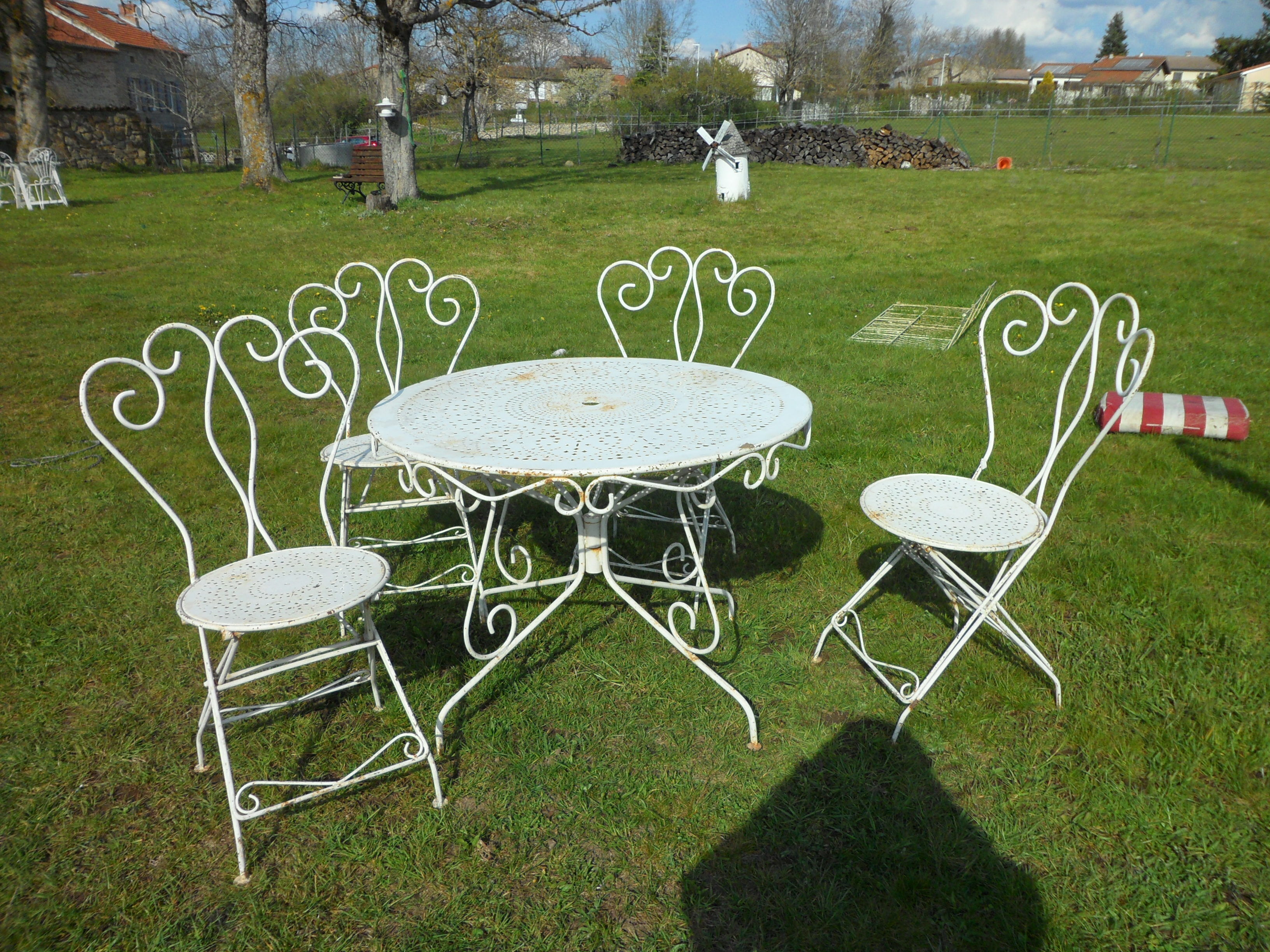 Garden lounge table and 4 chairs