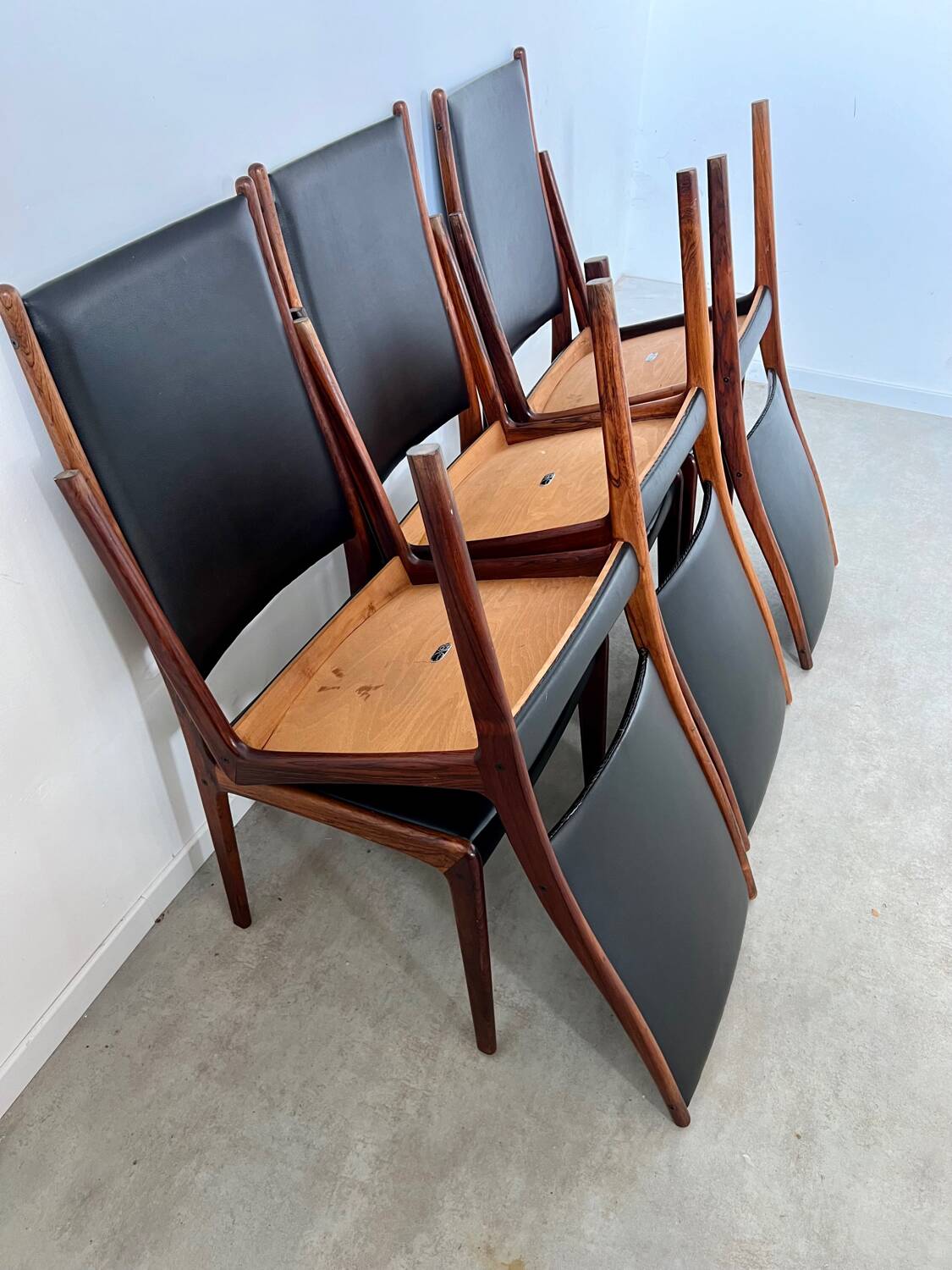 Arne Ovmand Olsen Mogens Kold Lot 6 anciennes chaises scandinave design Denmark en palissandre vintage
