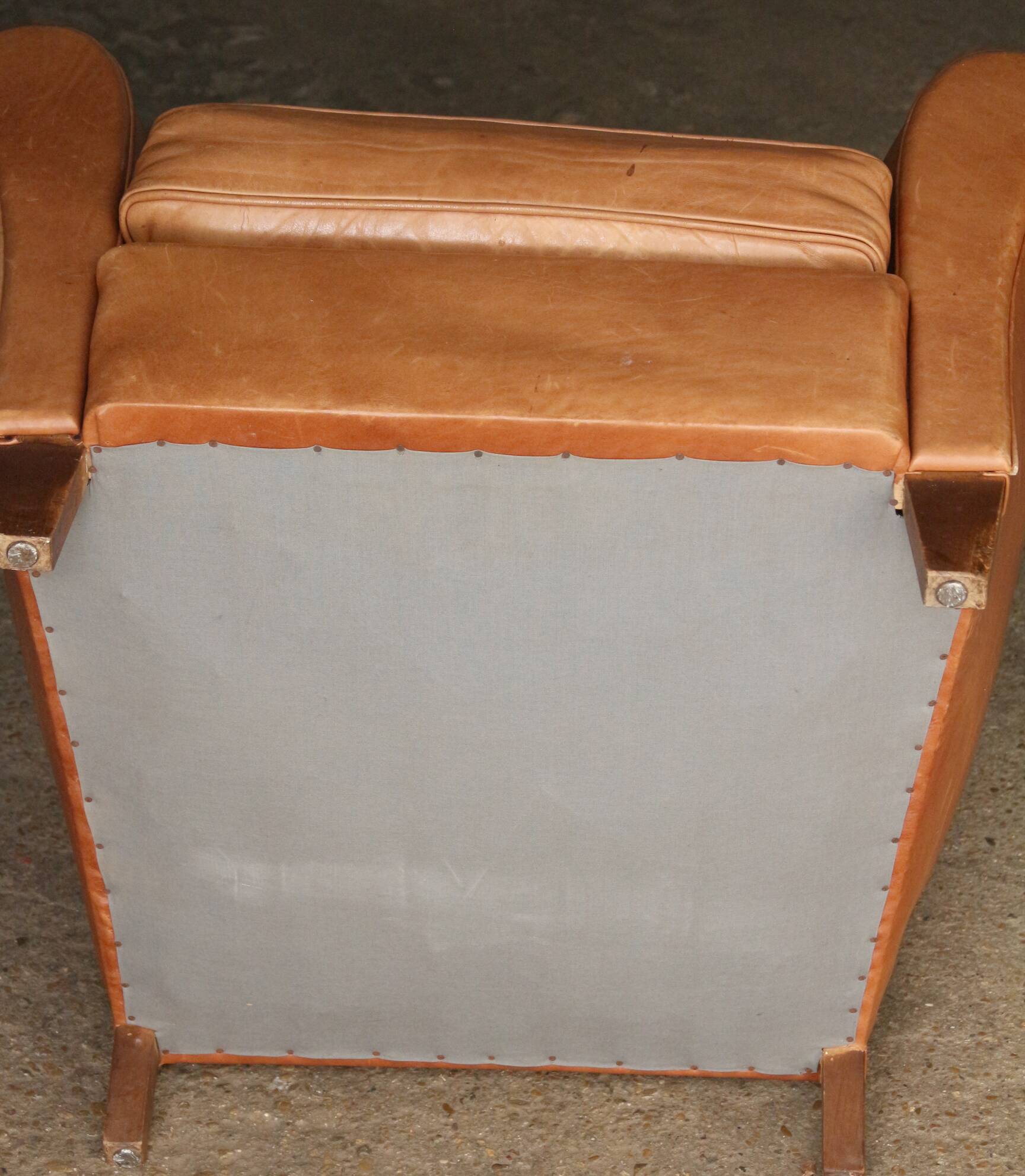 Vintage leather club armchair. very good condition.