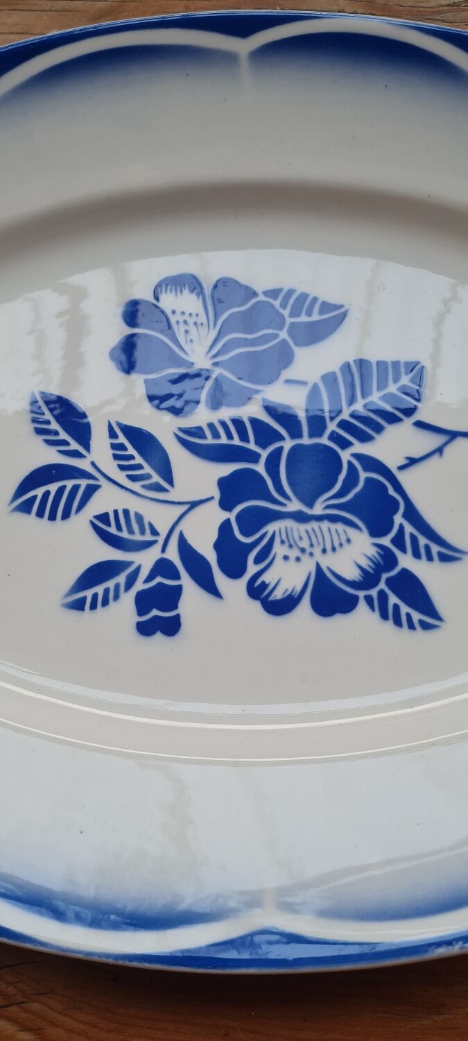 Digoin serving dish