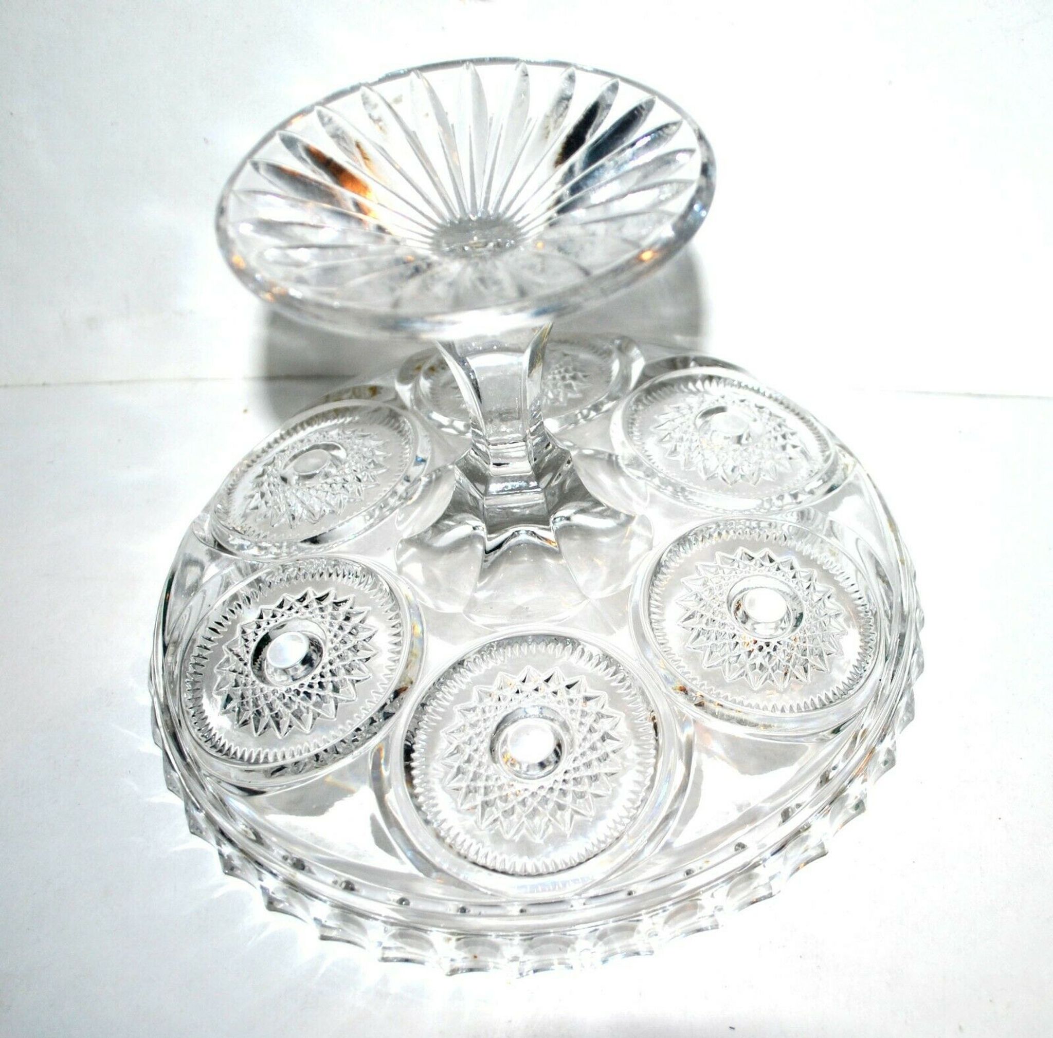 Coupe sur pied tarte compotier en cristal moulé à étoiles en médaillon