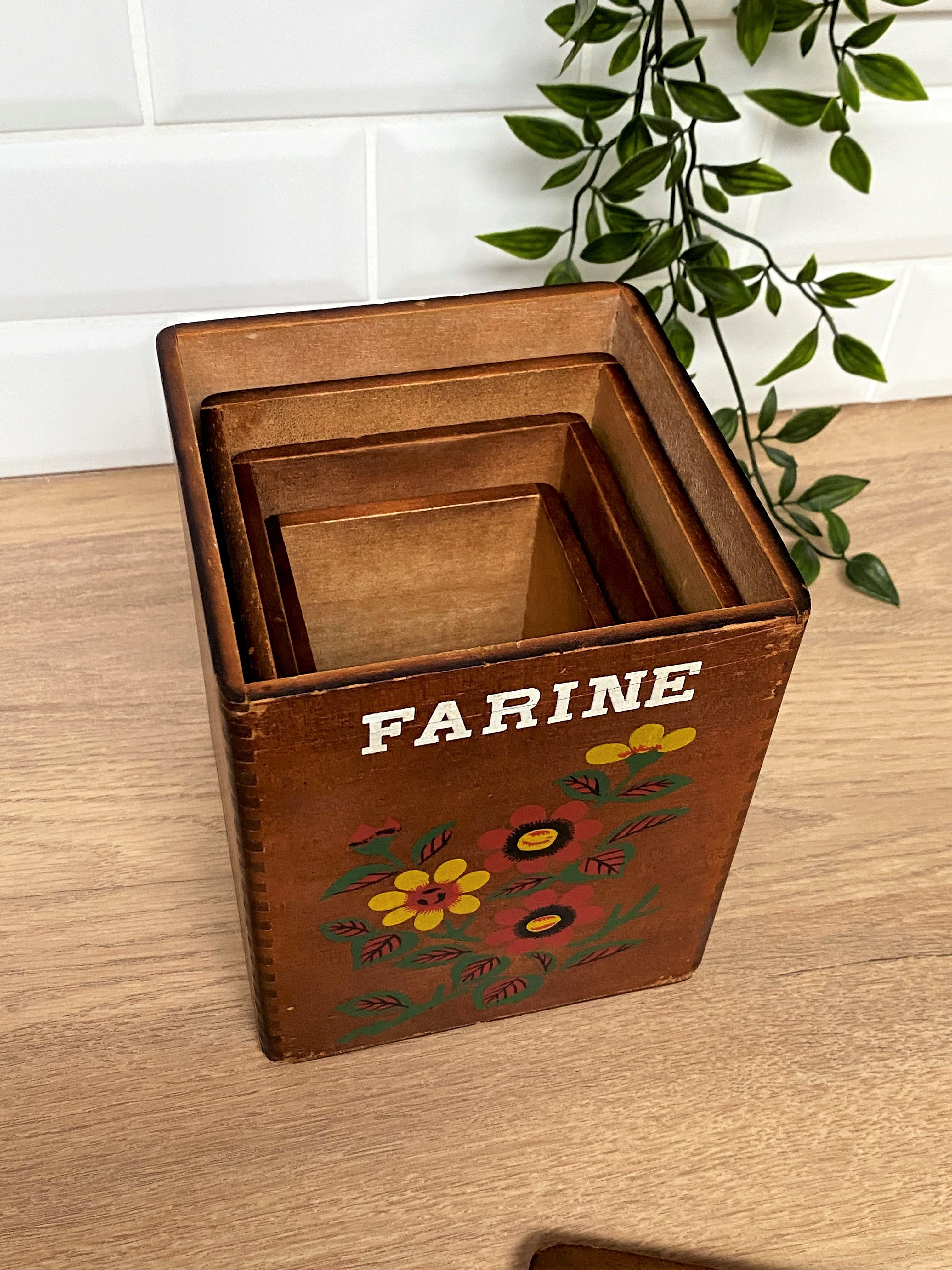 Série de 4 pots à épices en bois