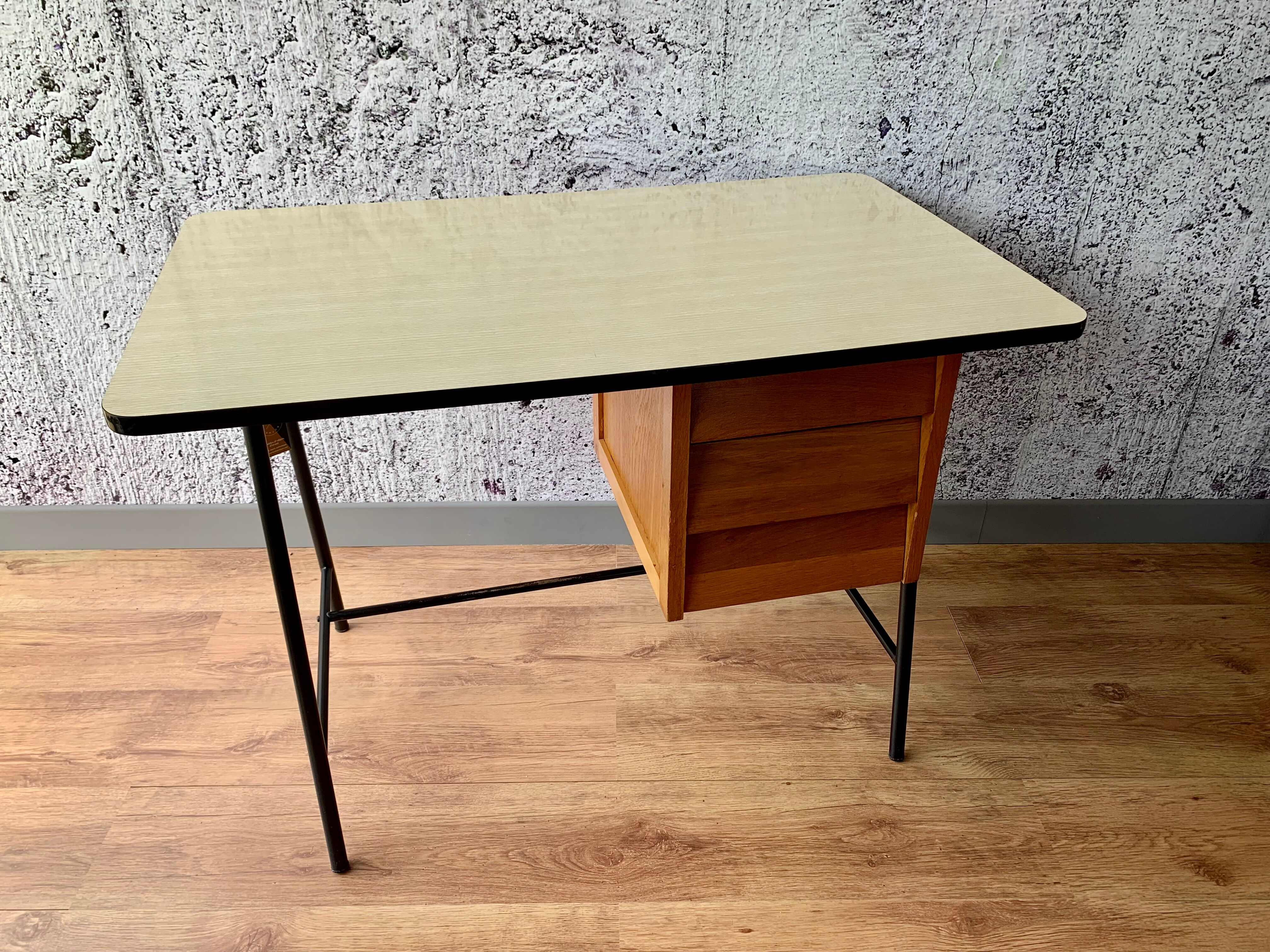 Office wood and formica