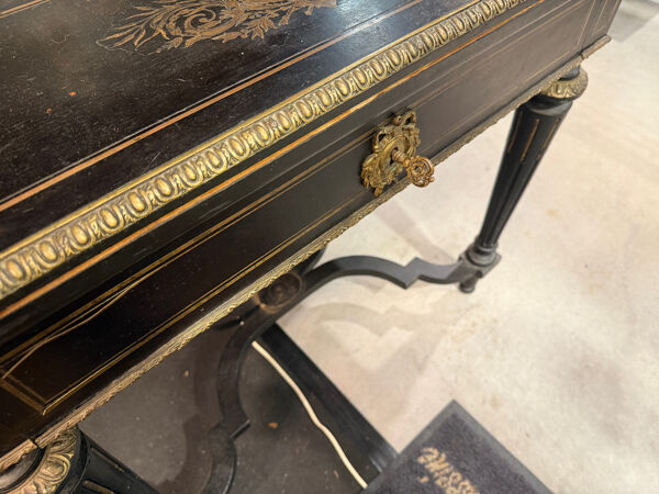 Bureau Napoléon III en bois noirci