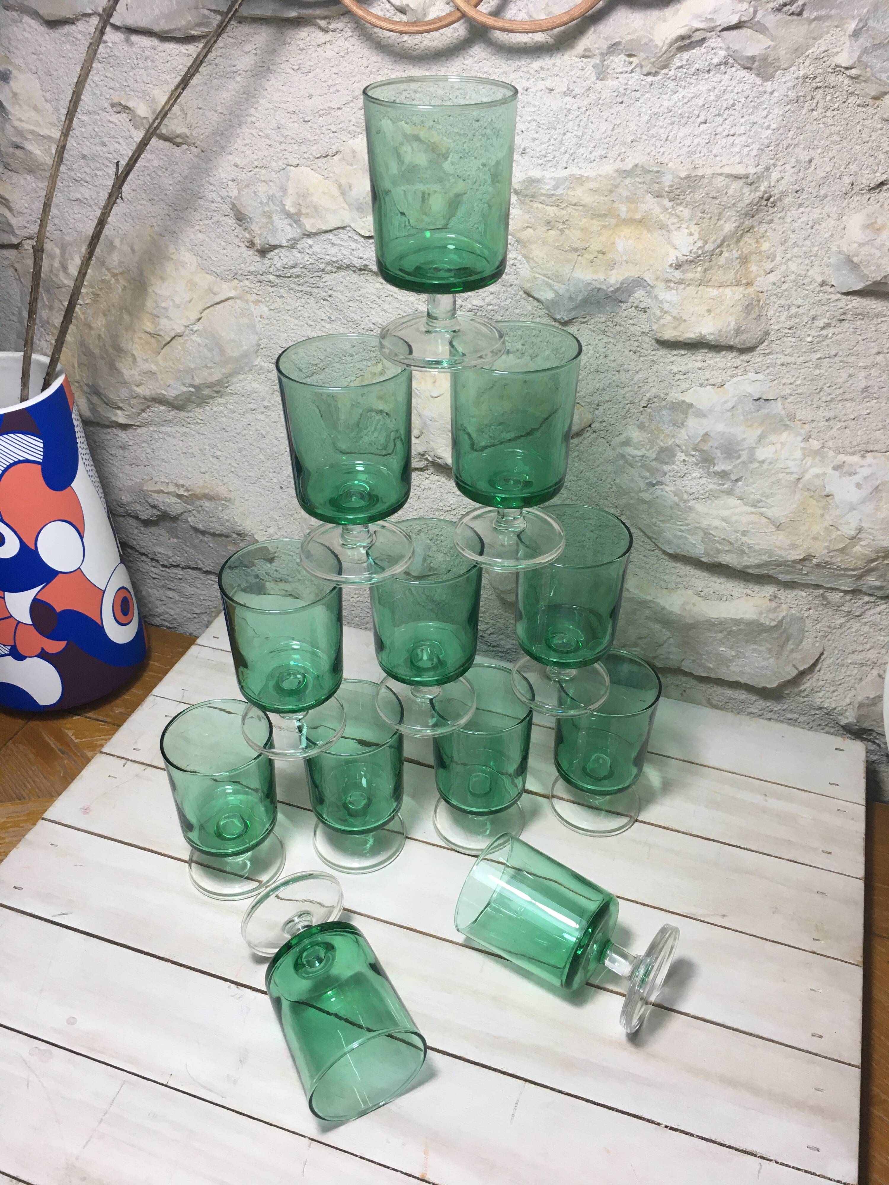 12 Vintage cavalier glasses green color ht 9 cm luminarc France