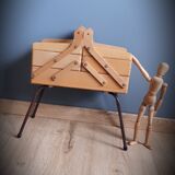 Former sewing worker on feet