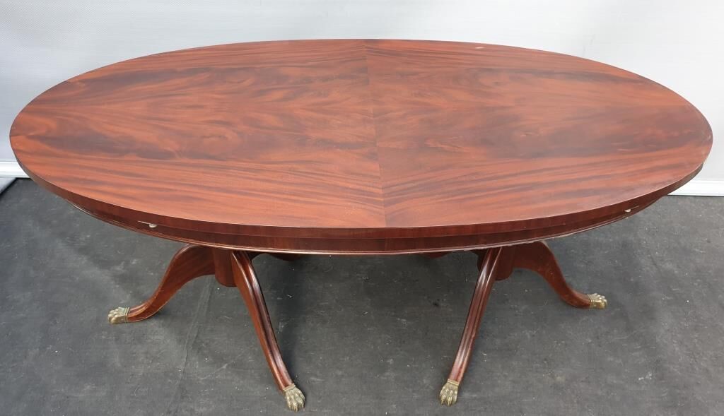 English regency oval table from 6 to 12 guests