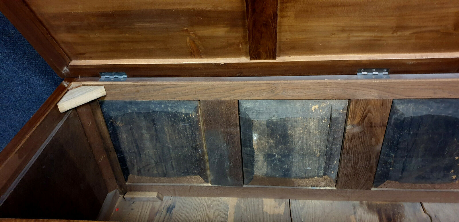 bench footboard louis XIII Bourguignon in solid walnut