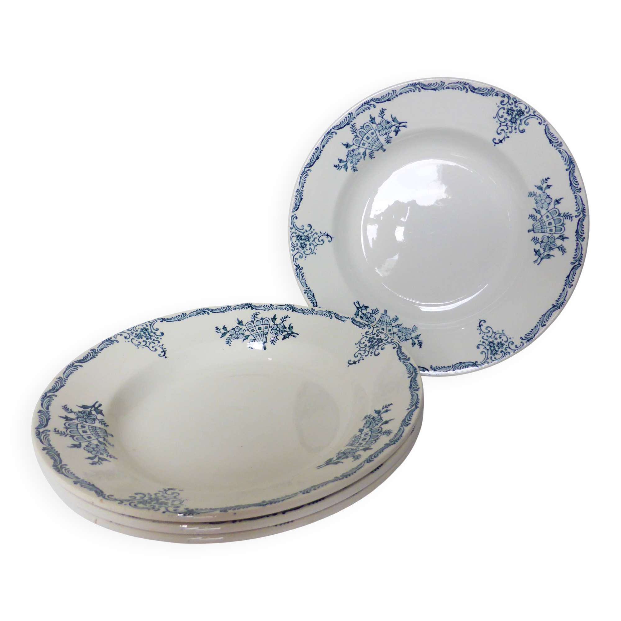 4 deep plates in iron earth from St Amand 220504