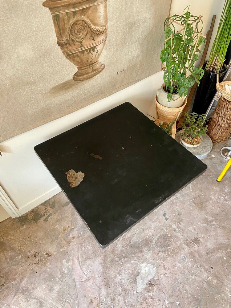 Black metal table ☐ 80 x 80 cm